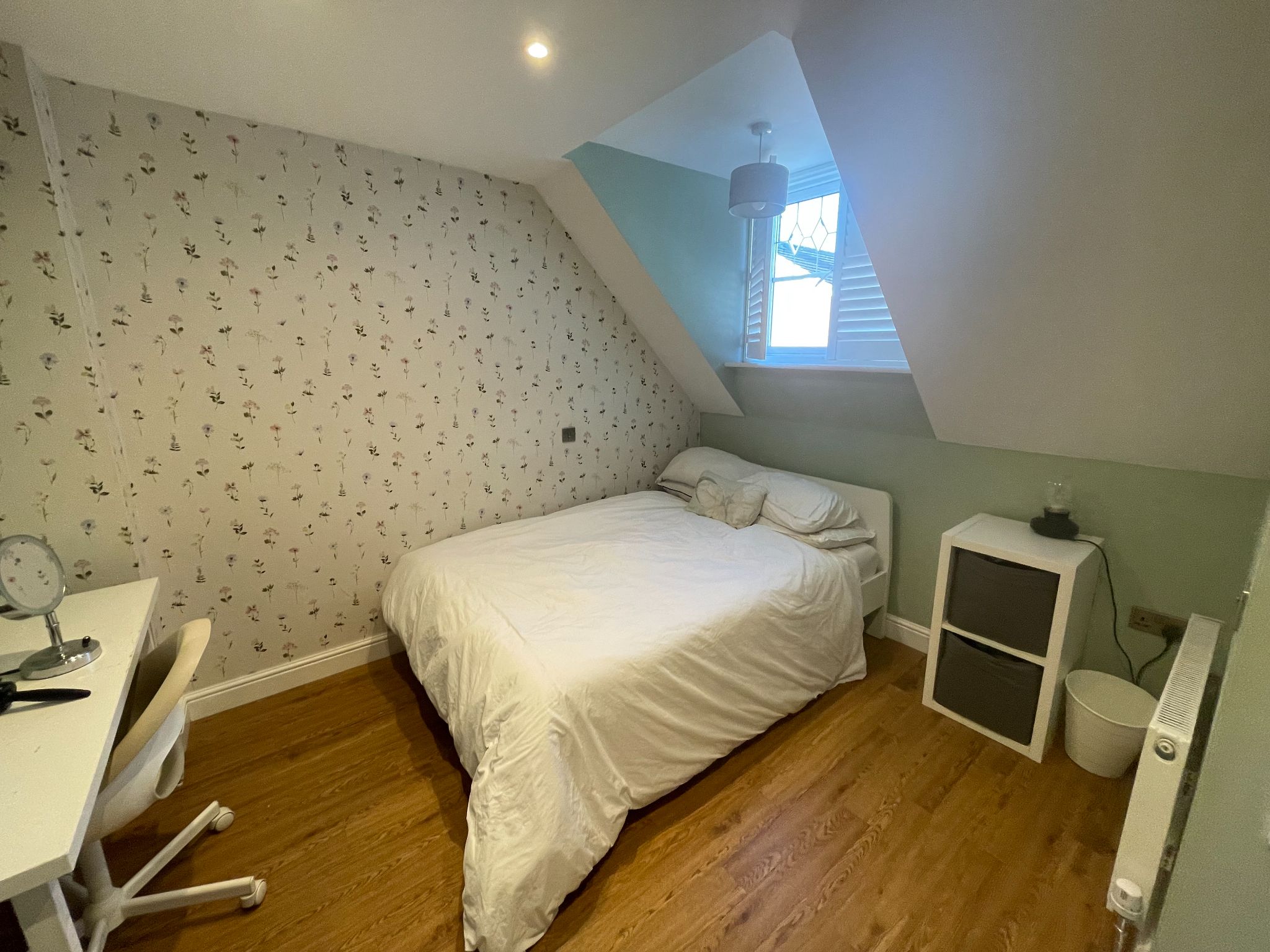 4 bedroom town house For Sale in Manchester - Photograph 4.