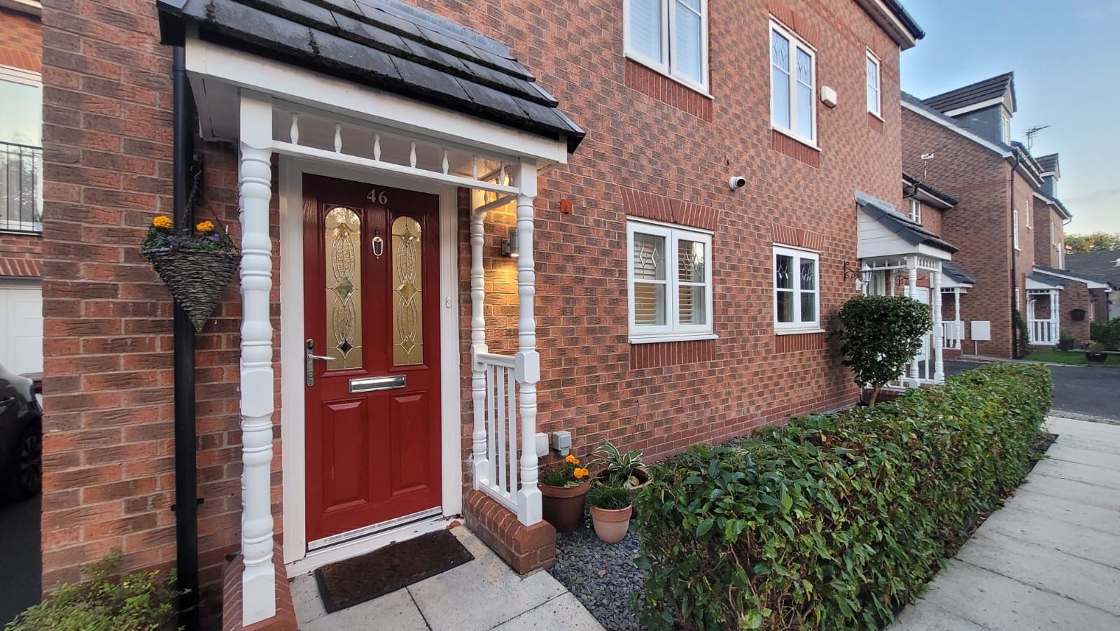 4 bedroom town house For Sale in Manchester - Photograph 1.