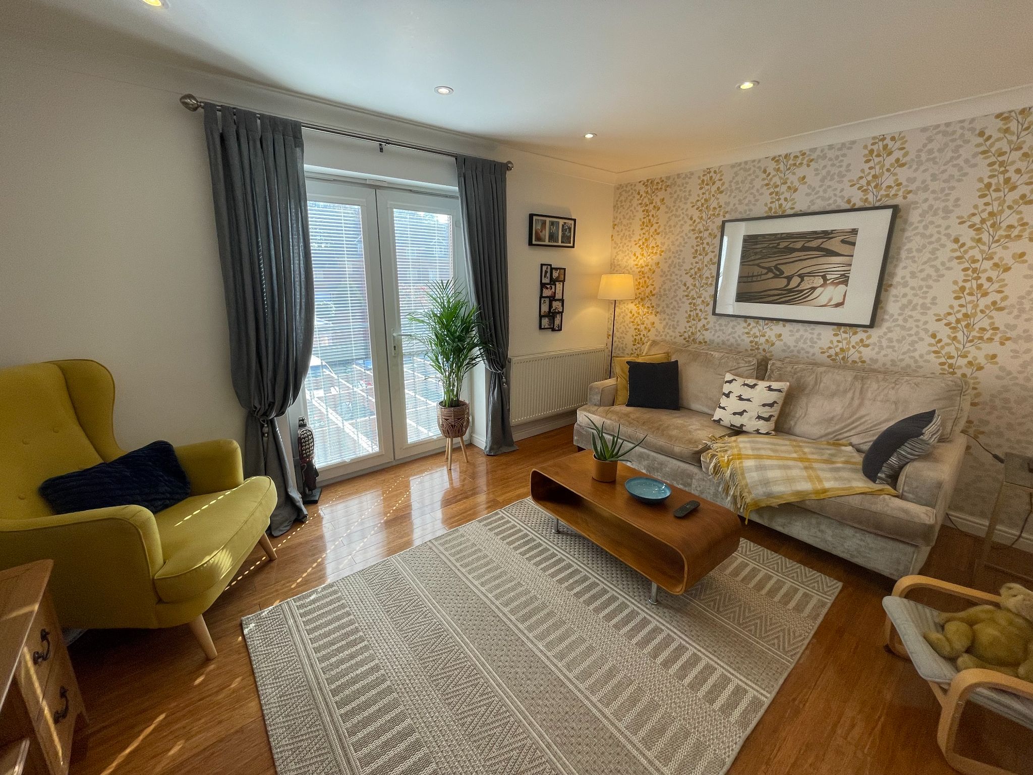 4 bedroom town house For Sale in Manchester - Photograph 5.