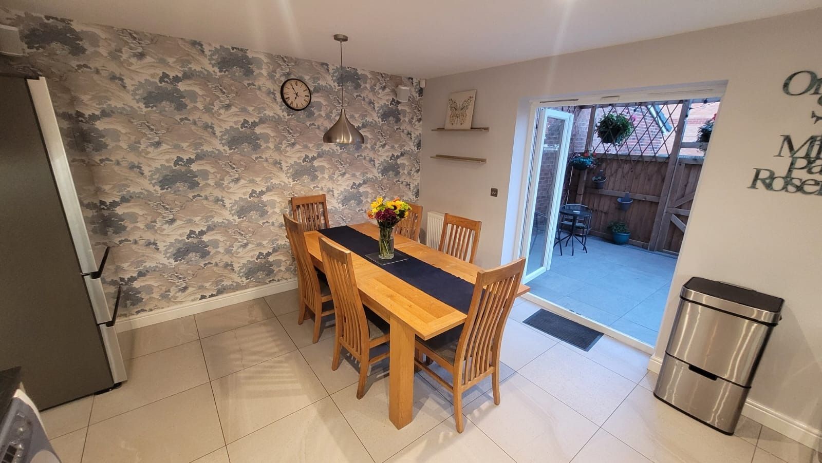 4 bedroom town house For Sale in Manchester - Photograph 6.
