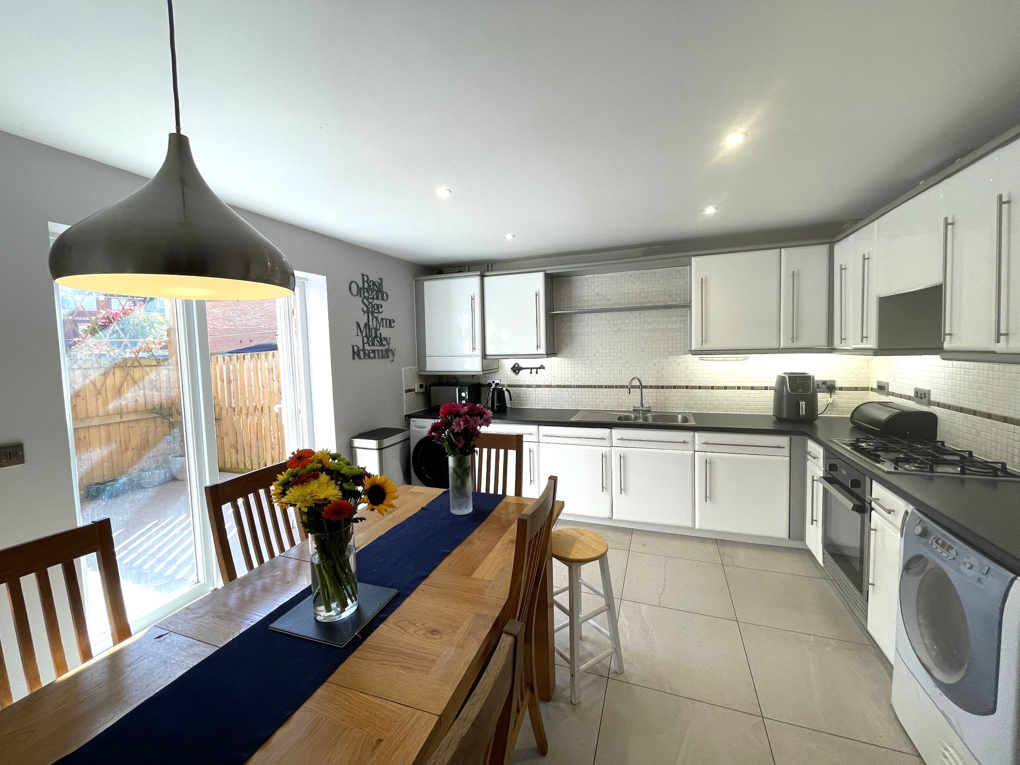 4 bedroom town house For Sale in Manchester - Photograph 12.