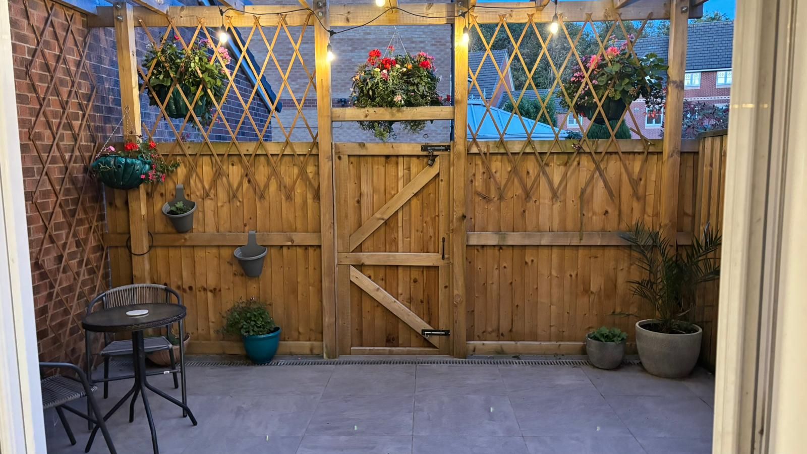 4 bedroom town house For Sale in Manchester - Photograph 7.