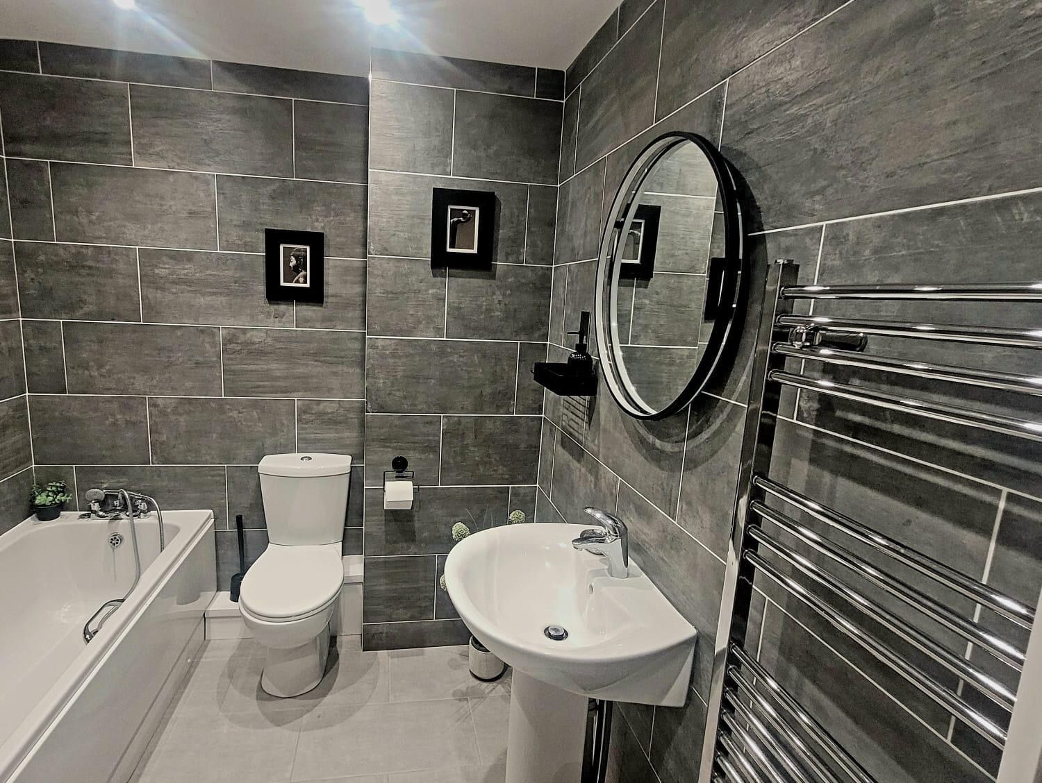 4 bedroom town house For Sale in Manchester - Photograph 10.