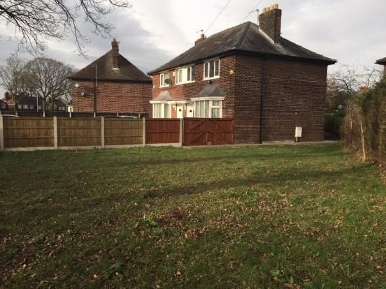 3 bedroom semi-detached house Sale Agreed in Manchester - Photograph 2.