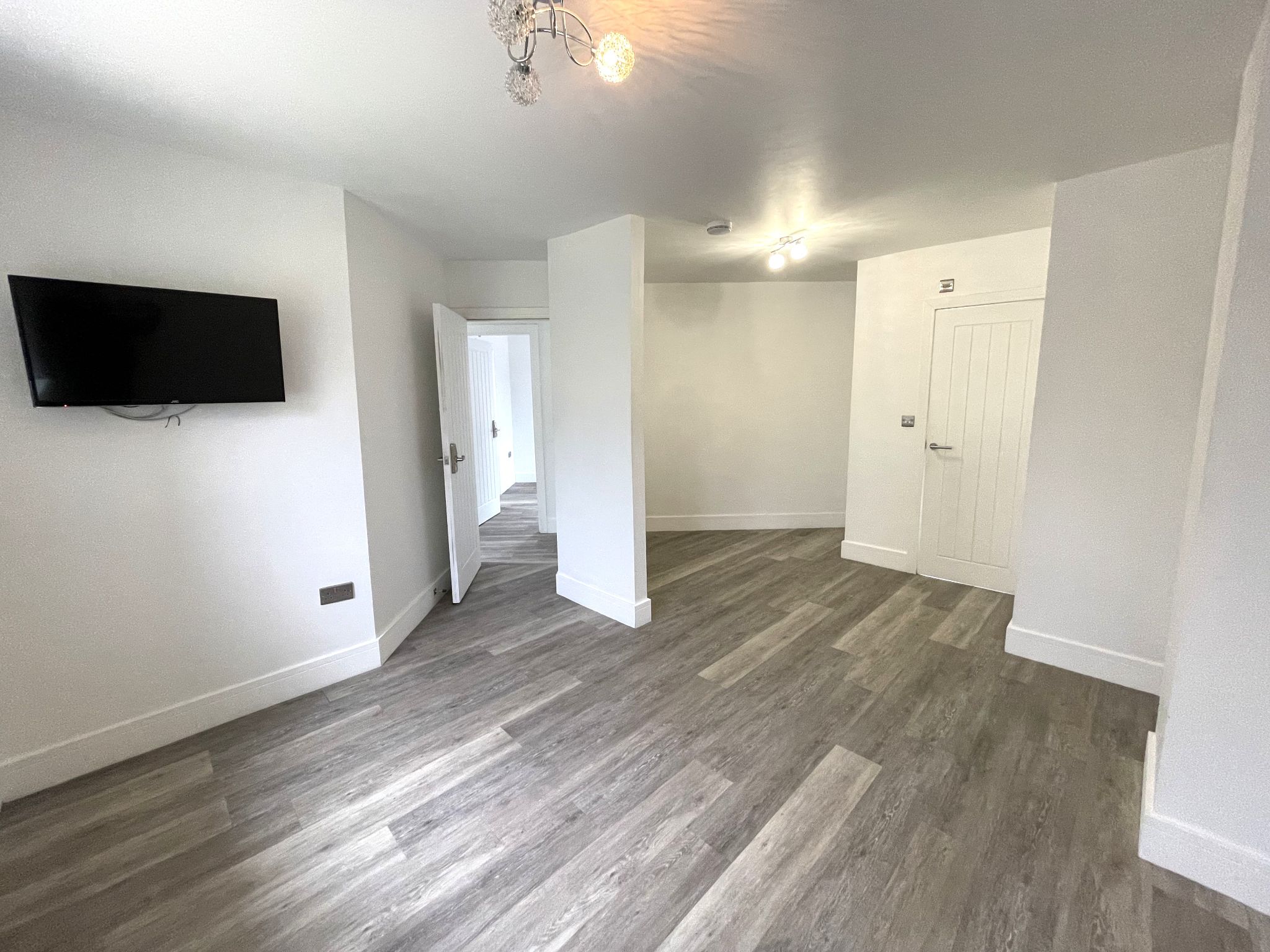 4 bedroom end terraced house For Sale in Manchester - Photograph 19.