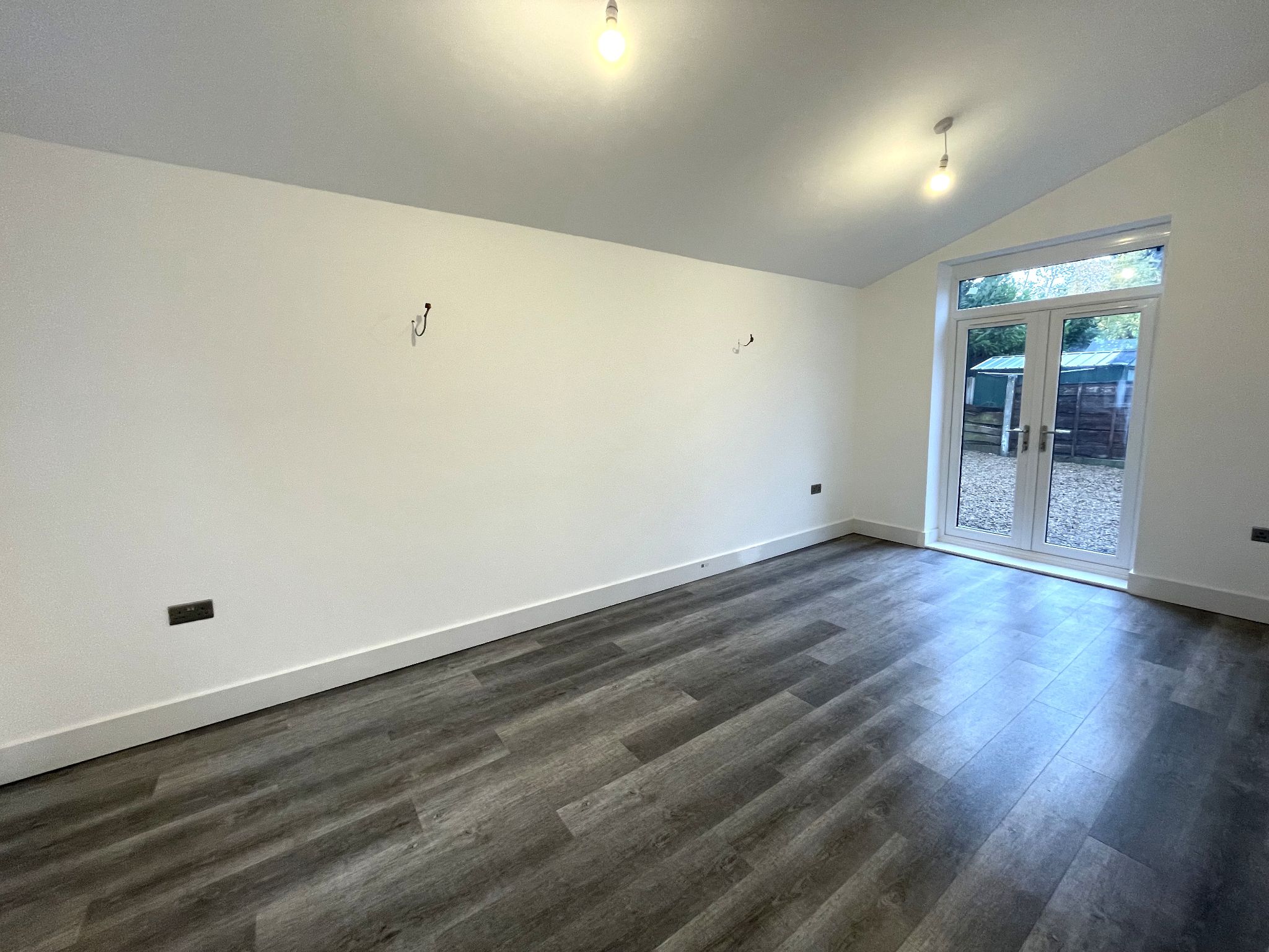 4 bedroom end terraced house For Sale in Manchester - Photograph 4.