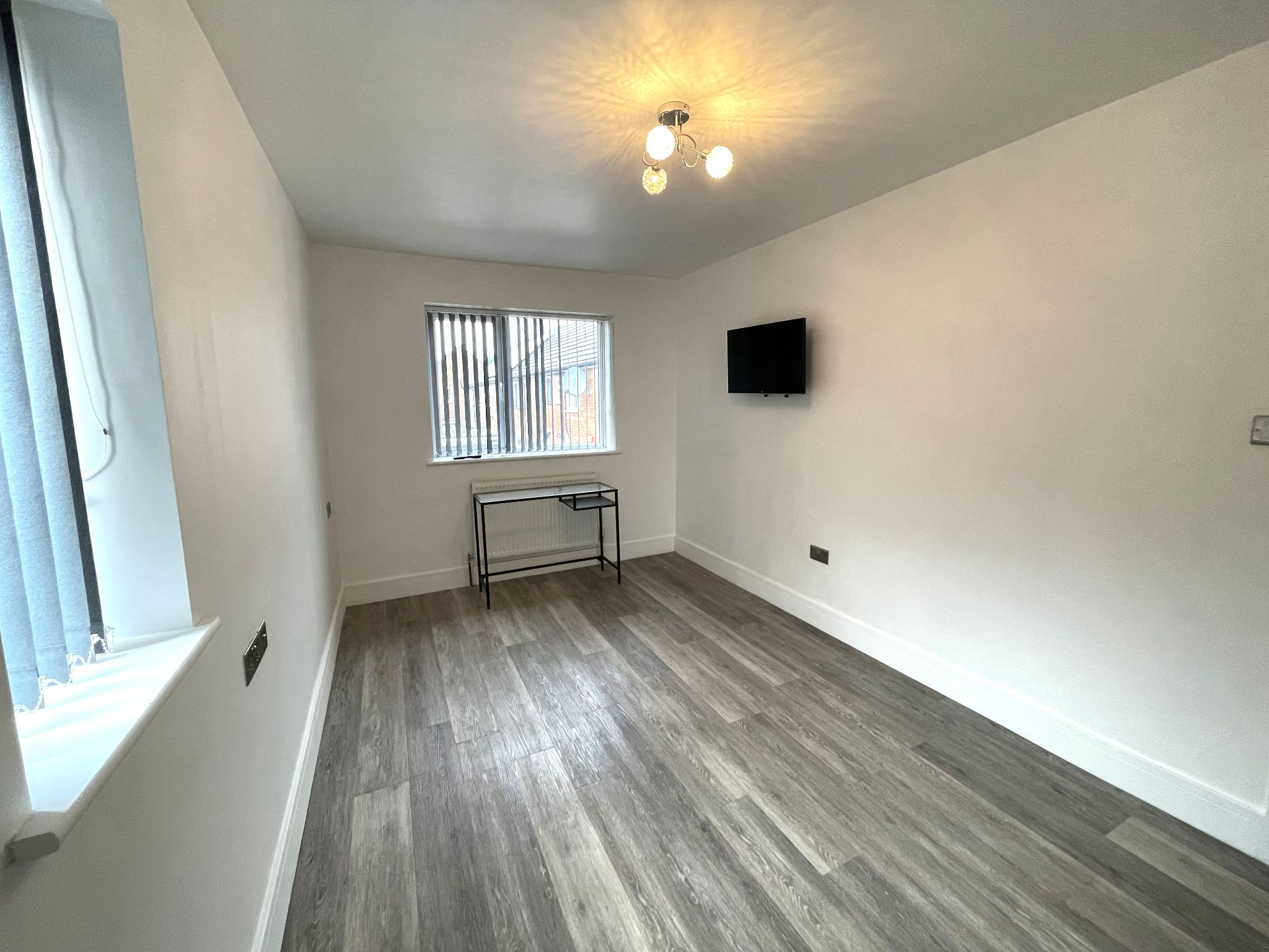 4 bedroom end terraced house For Sale in Manchester - Photograph 16.