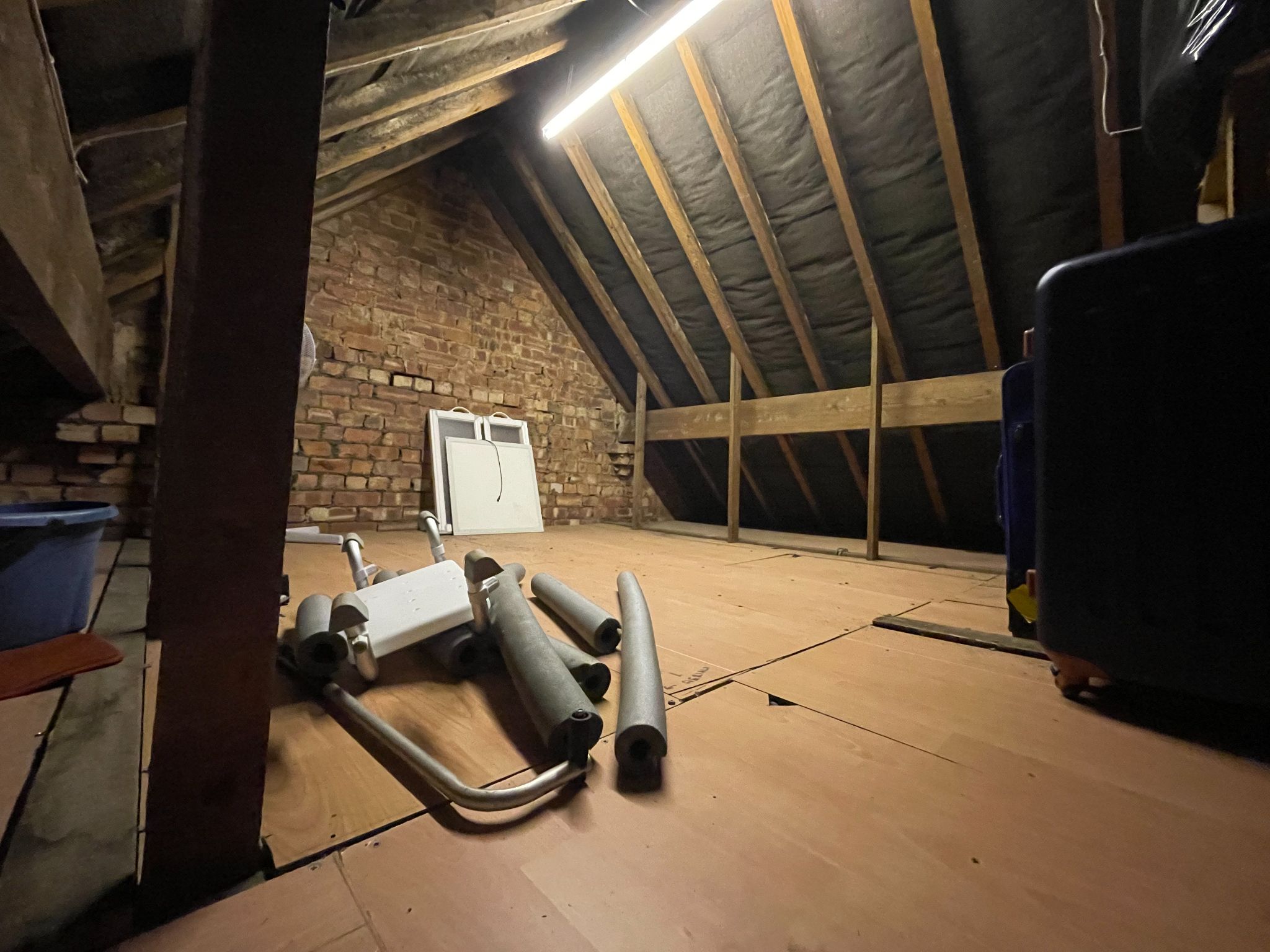 3 bedroom end terraced house For Sale in Manchester - Photograph 5.