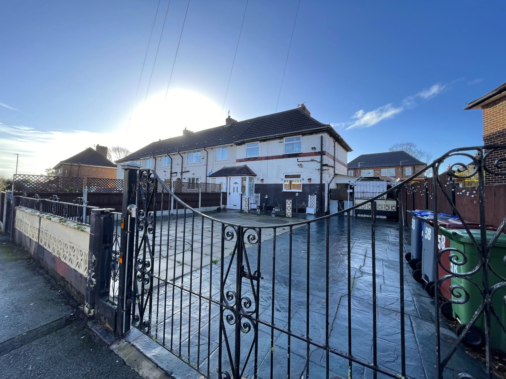 3 bedroom end terraced house For Sale in Manchester - Property photograph.