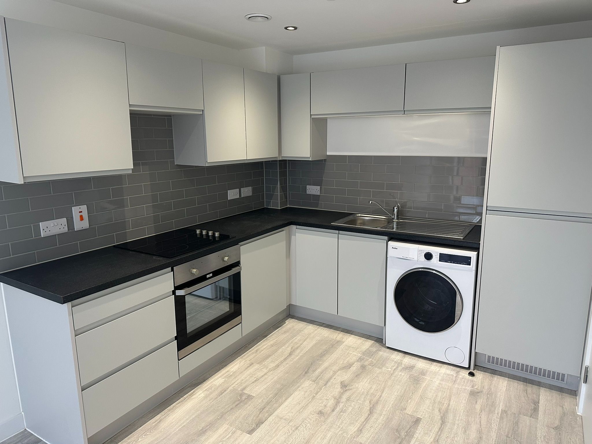 2 bedroom apartment flat/apartment To Let in Manchester - Property photograph.