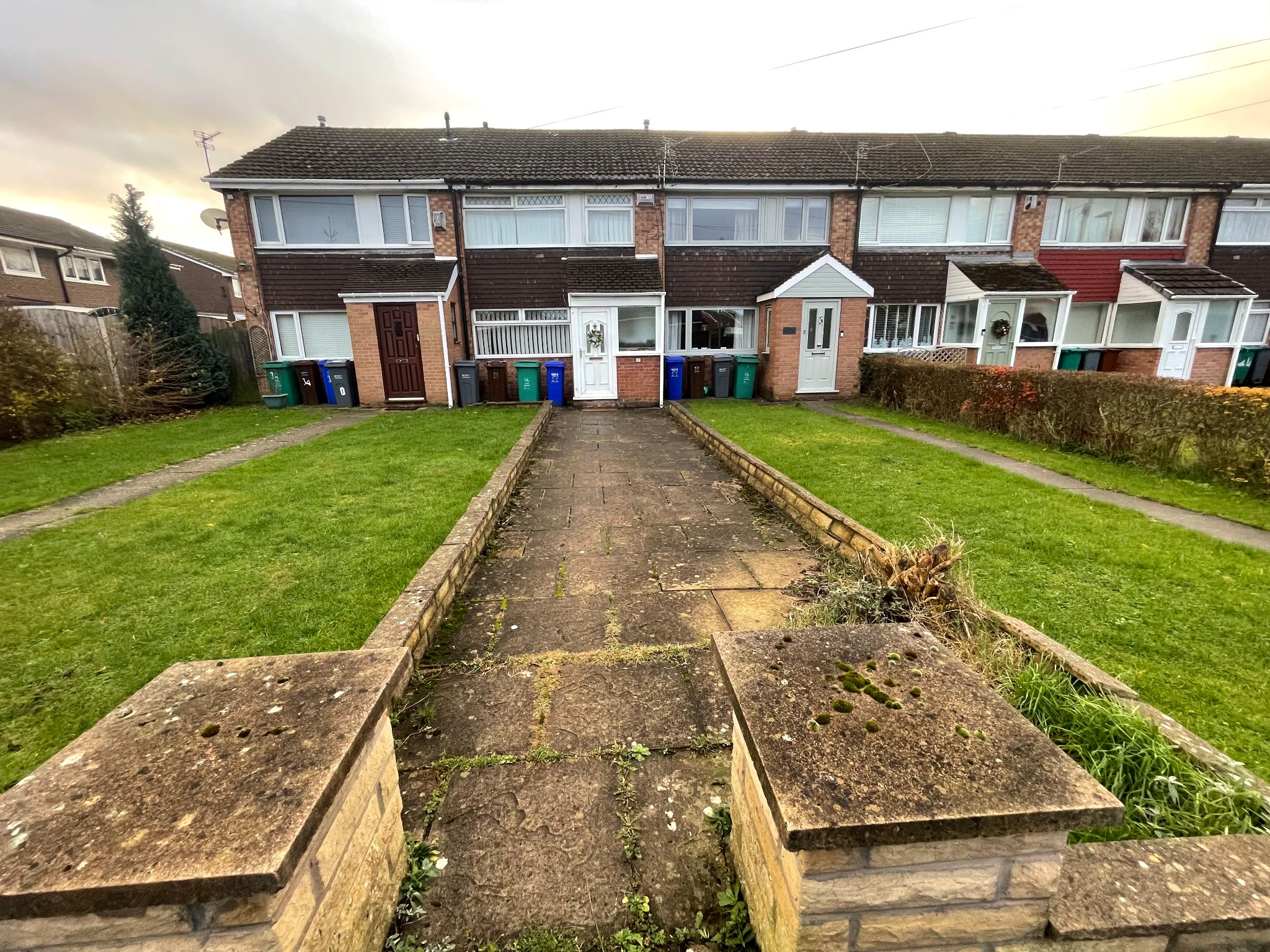 3 bedroom mid terraced house For Sale in Manchester - Property photograph.