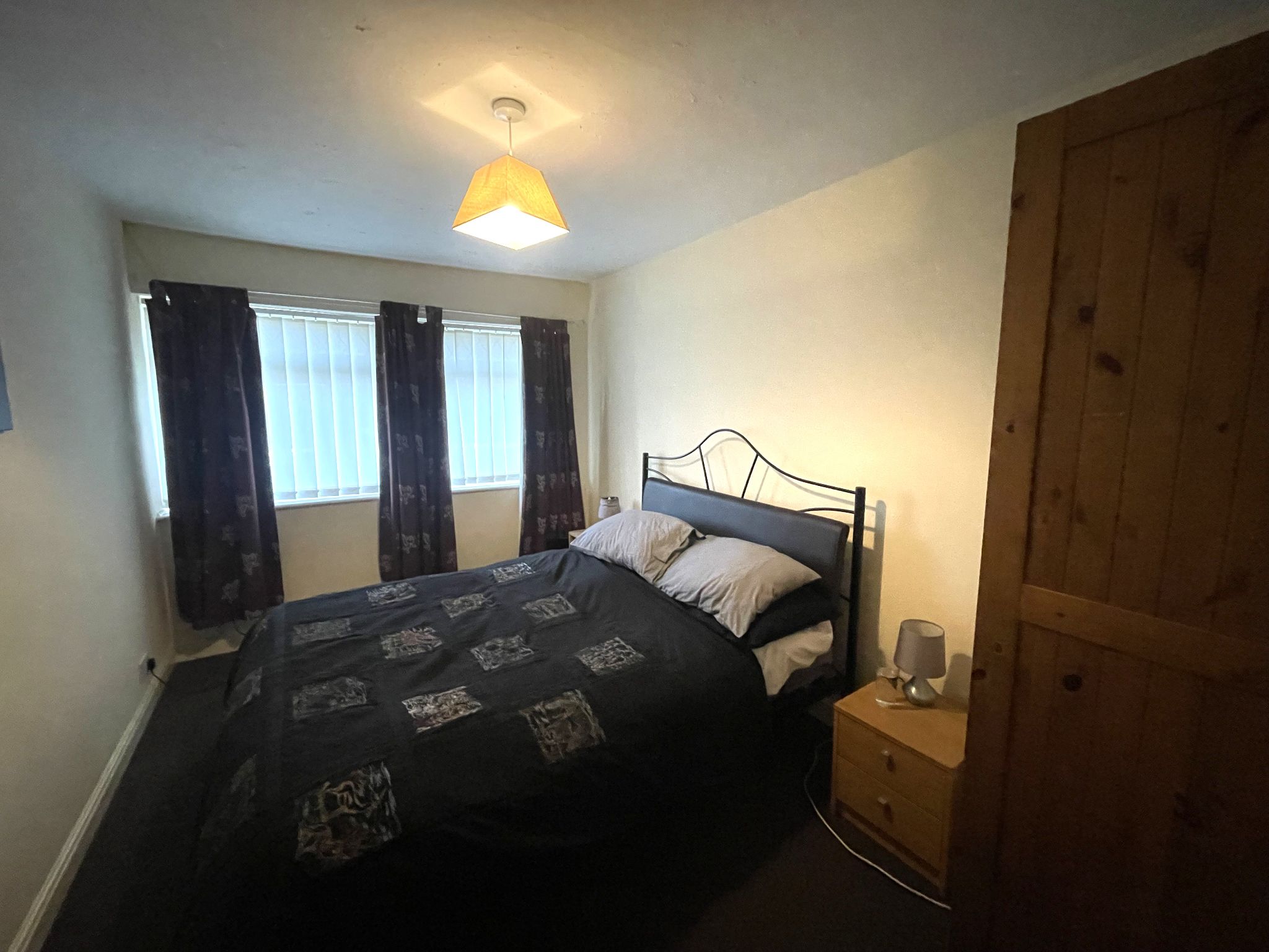 3 bedroom mid terraced house For Sale in Manchester - Photograph 9.