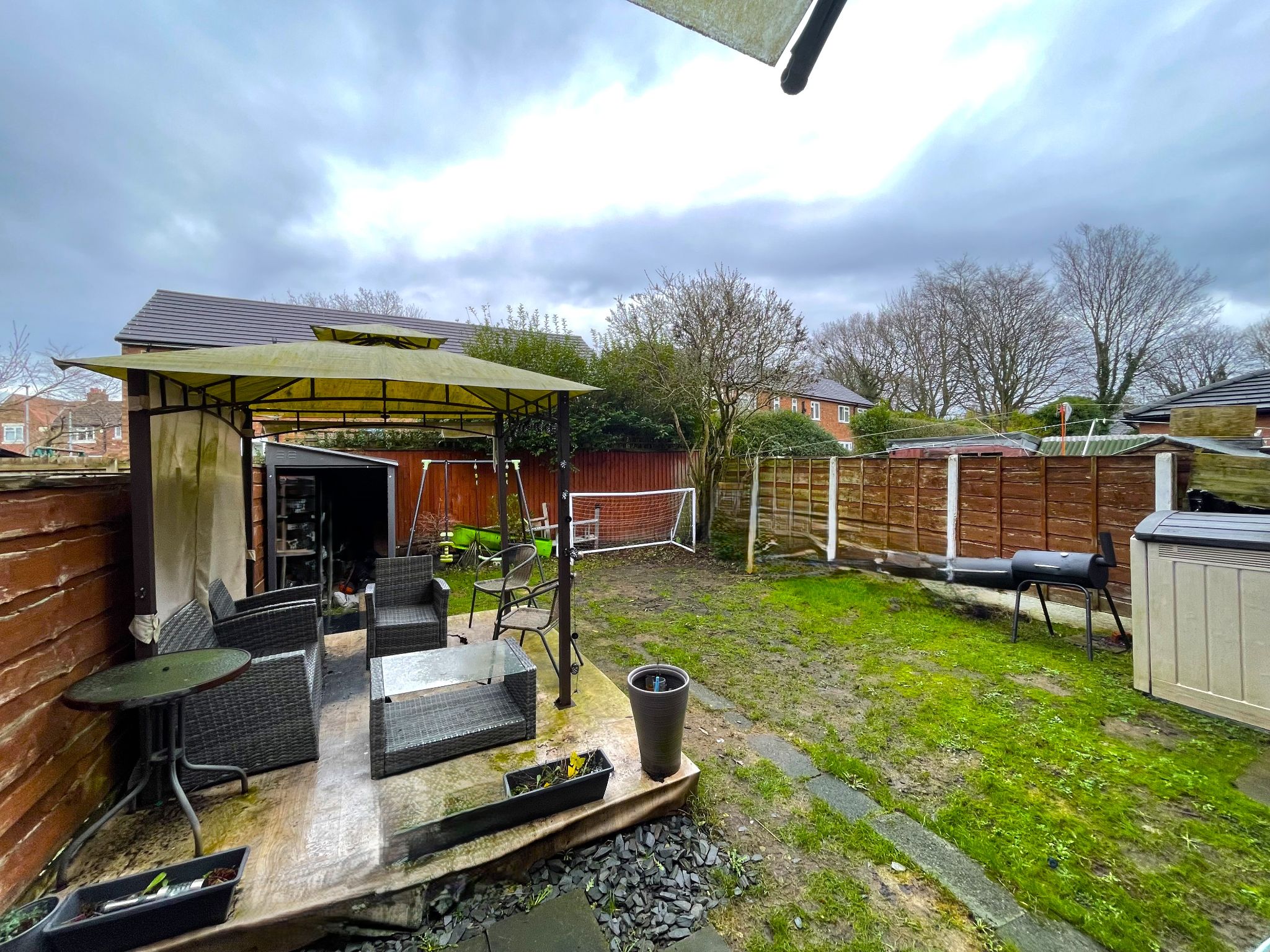 3 bedroom barn conversion house For Sale in Manchester - Photograph 23.