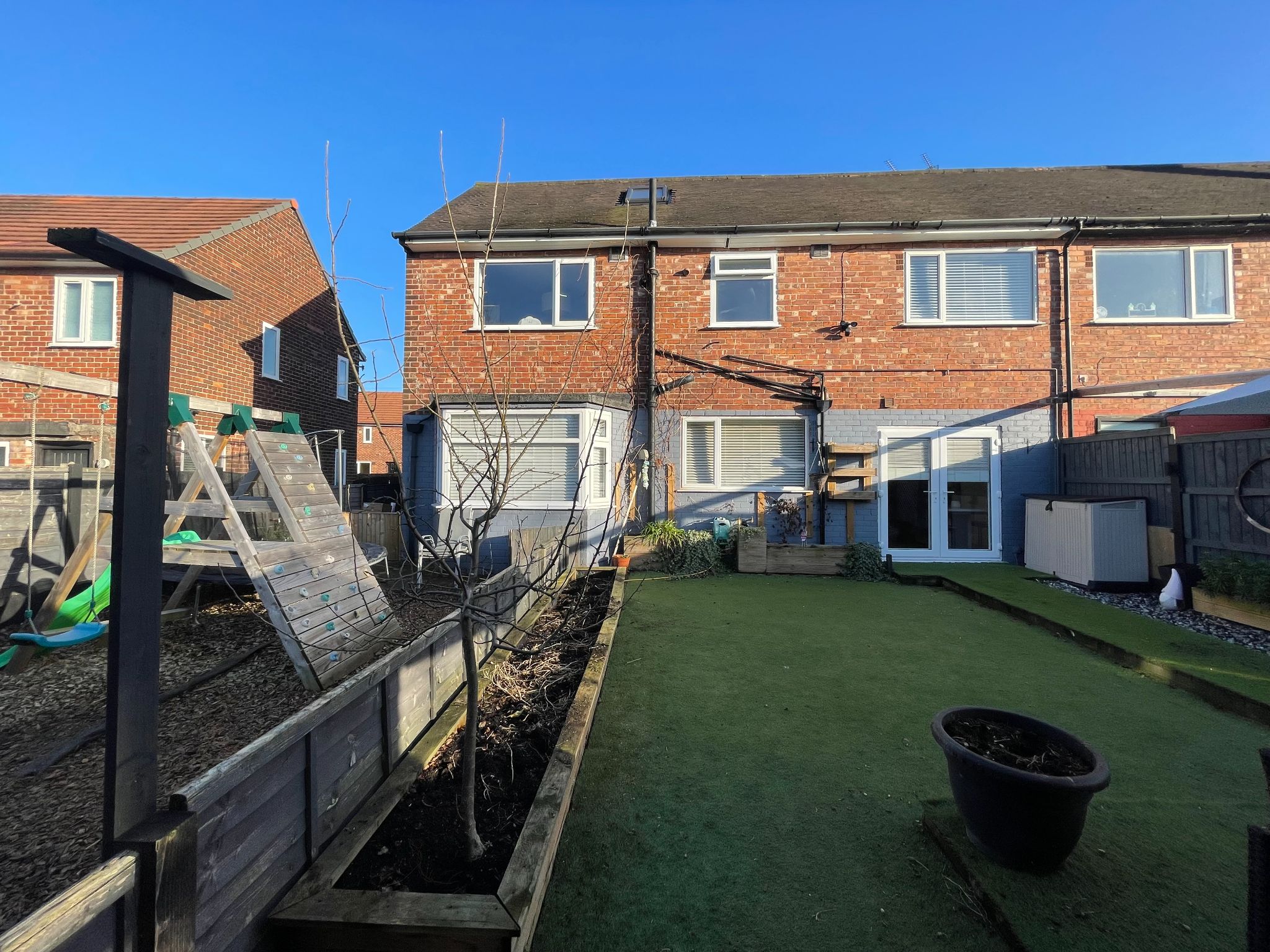 4 bedroom semi-detached house For Sale in Manchester - Photograph 27.