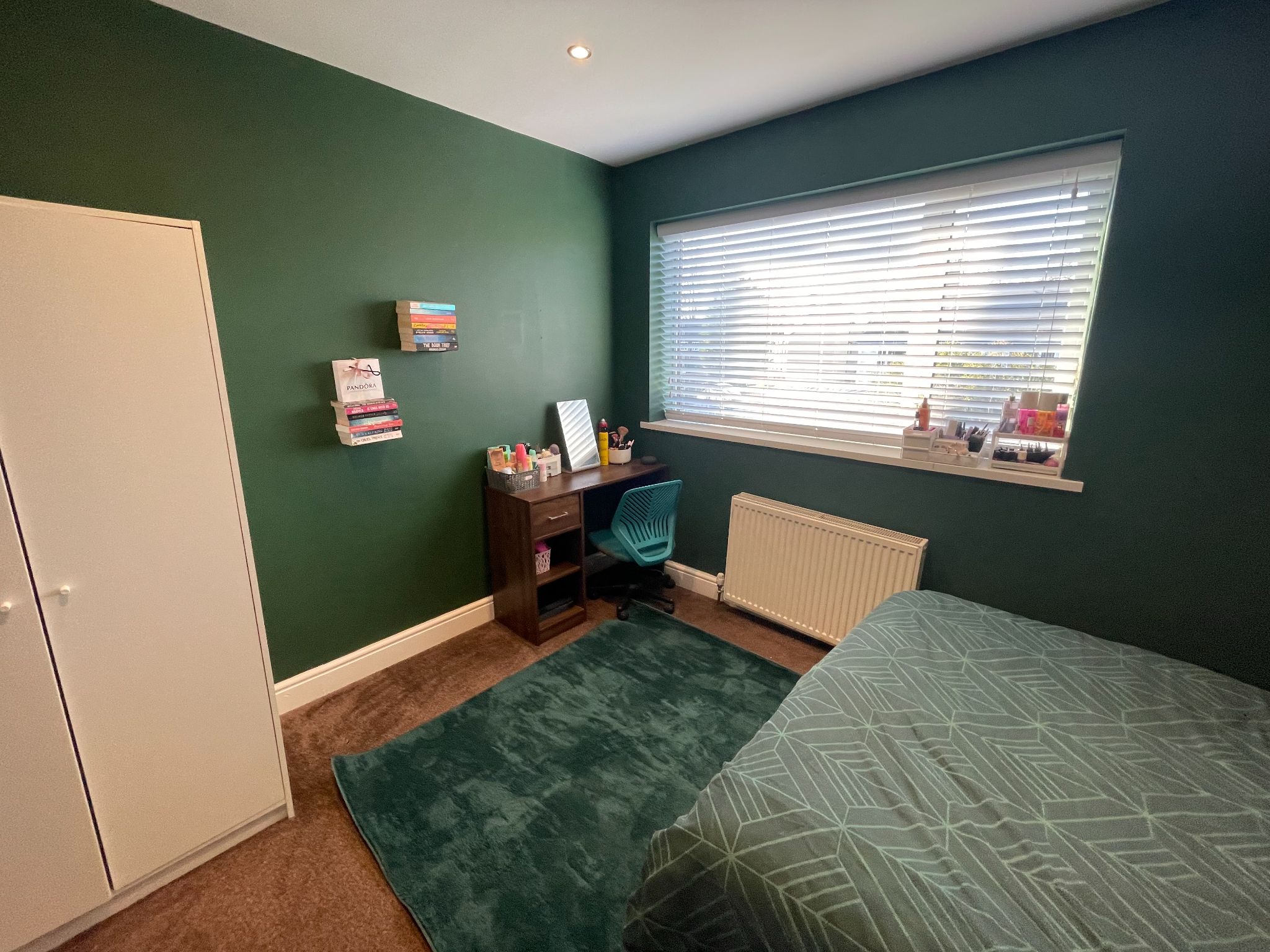 4 bedroom semi-detached house For Sale in Manchester - Photograph 20.