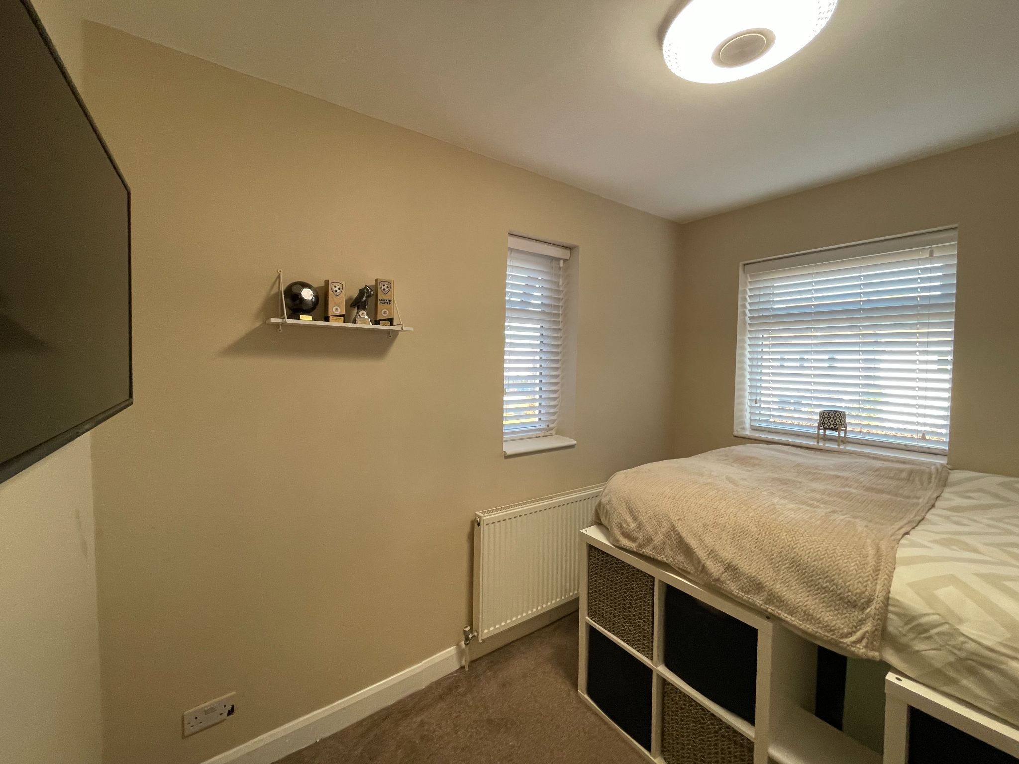 4 bedroom semi-detached house For Sale in Manchester - Photograph 18.