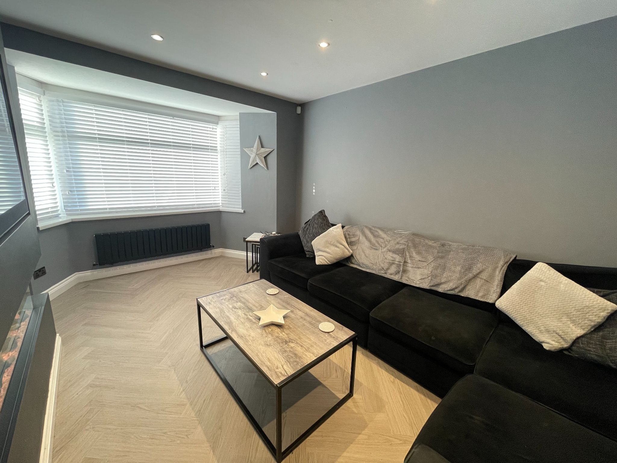 4 bedroom semi-detached house For Sale in Manchester - Photograph 5.
