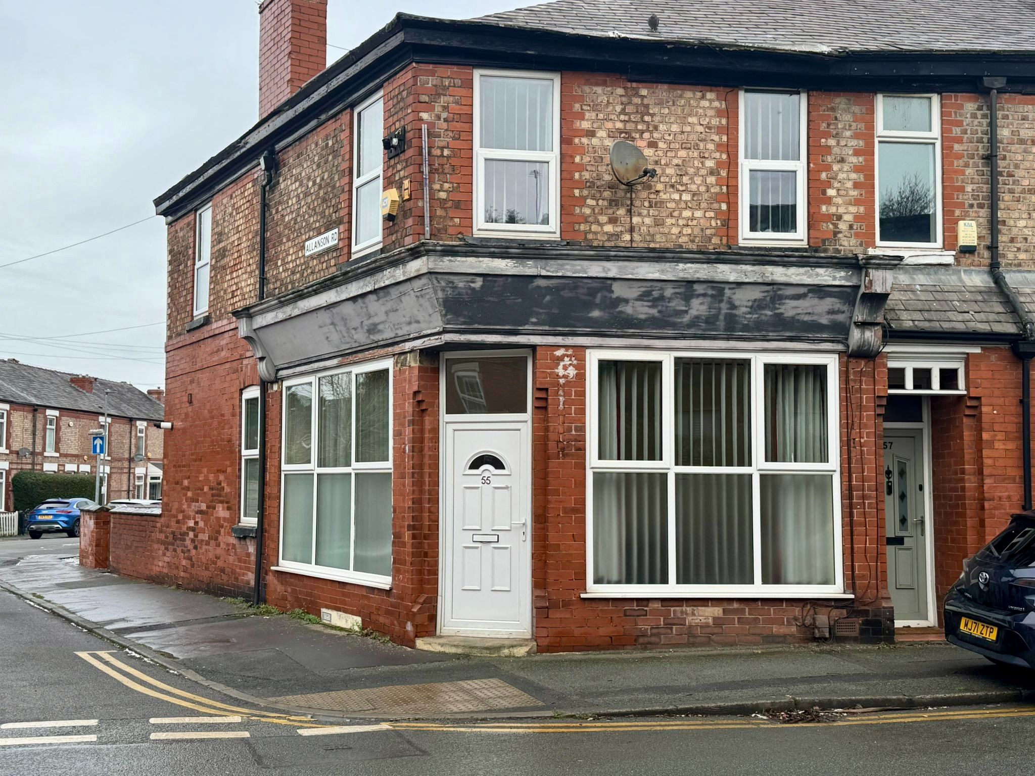 3 bedroom end terraced house To Let in Manchester - Photograph 1.