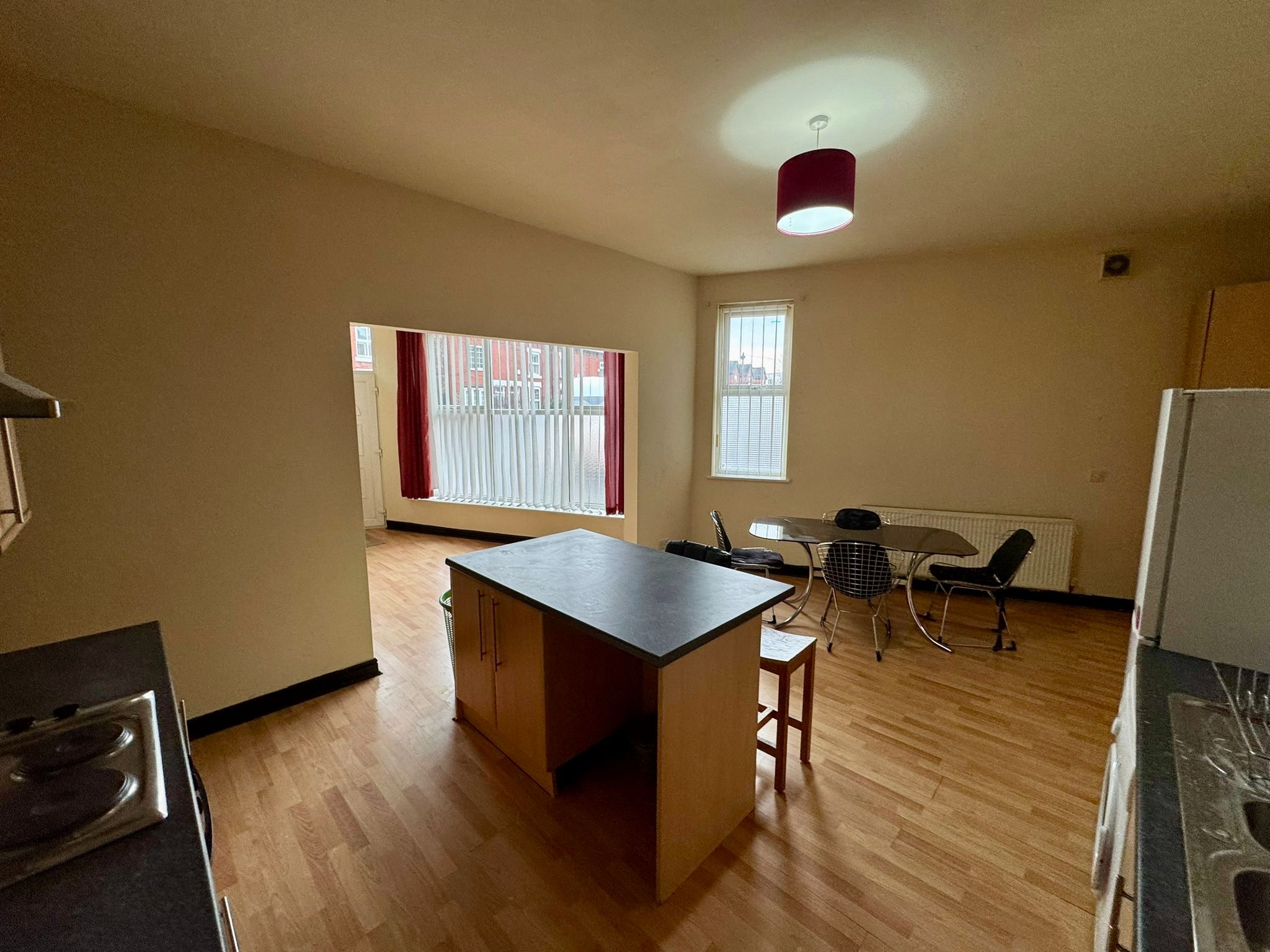 3 bedroom end terraced house To Let in Manchester - Property photograph.