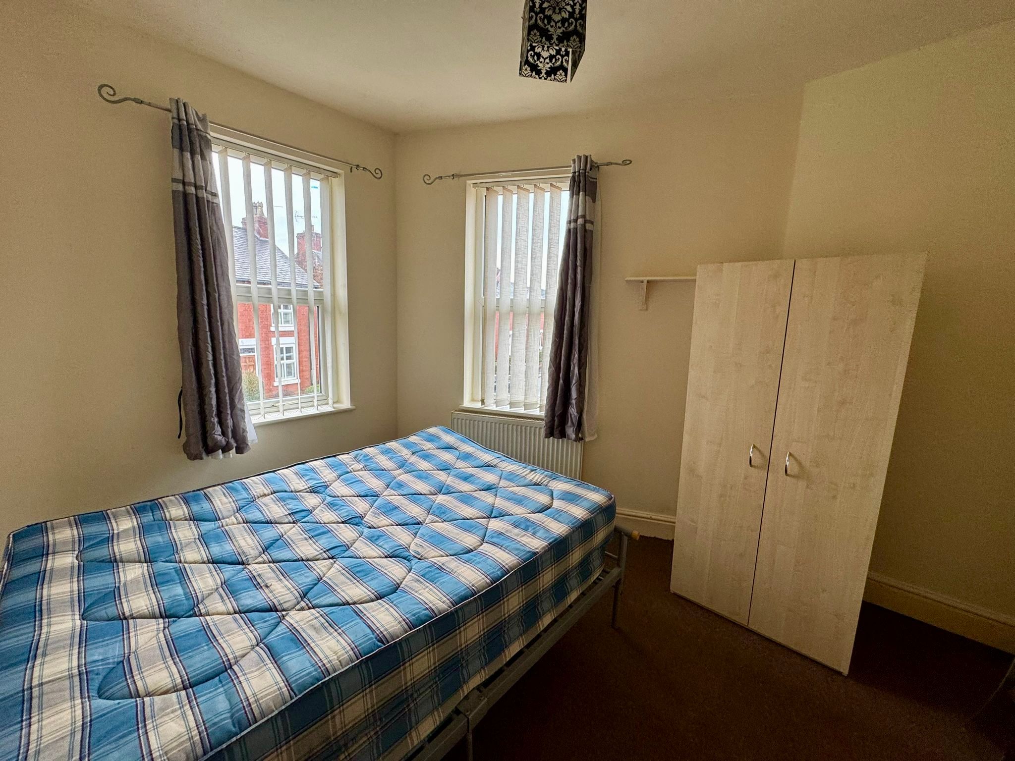 3 bedroom end terraced house To Let in Manchester - Property photograph.