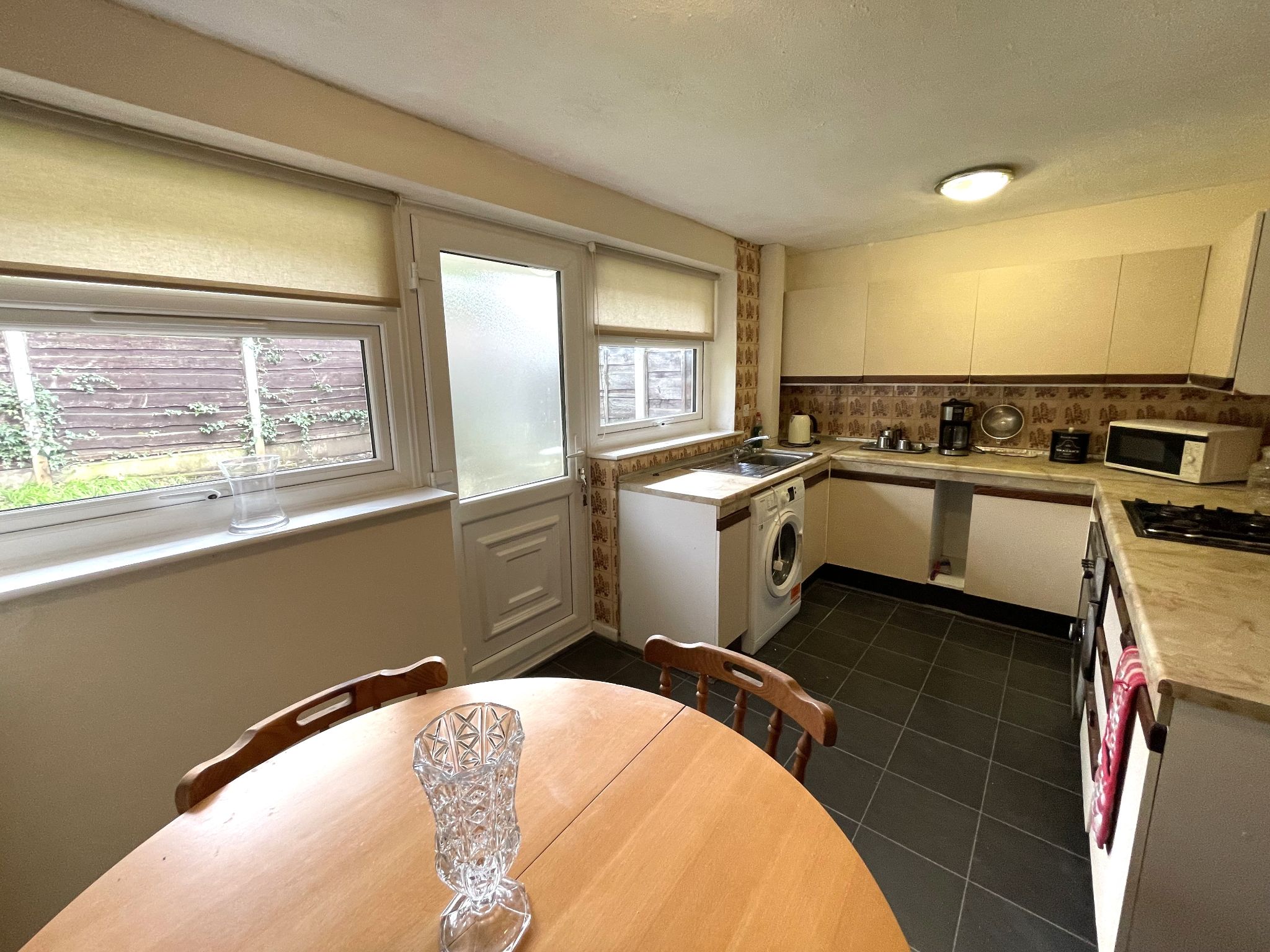 3 bedroom semi-detached house For Sale in Manchester - Photograph 8.