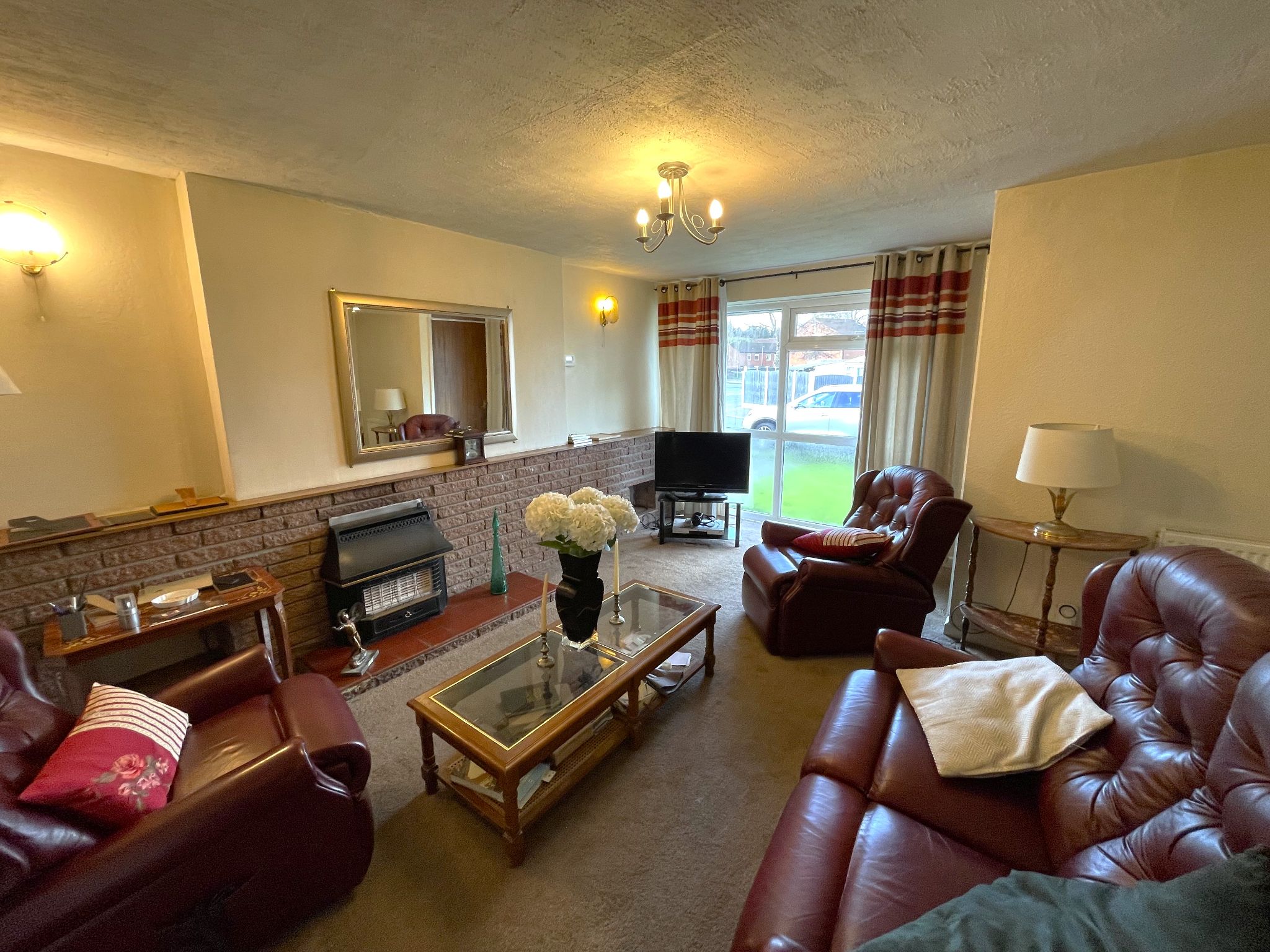 3 bedroom semi-detached house For Sale in Manchester - Property photograph.