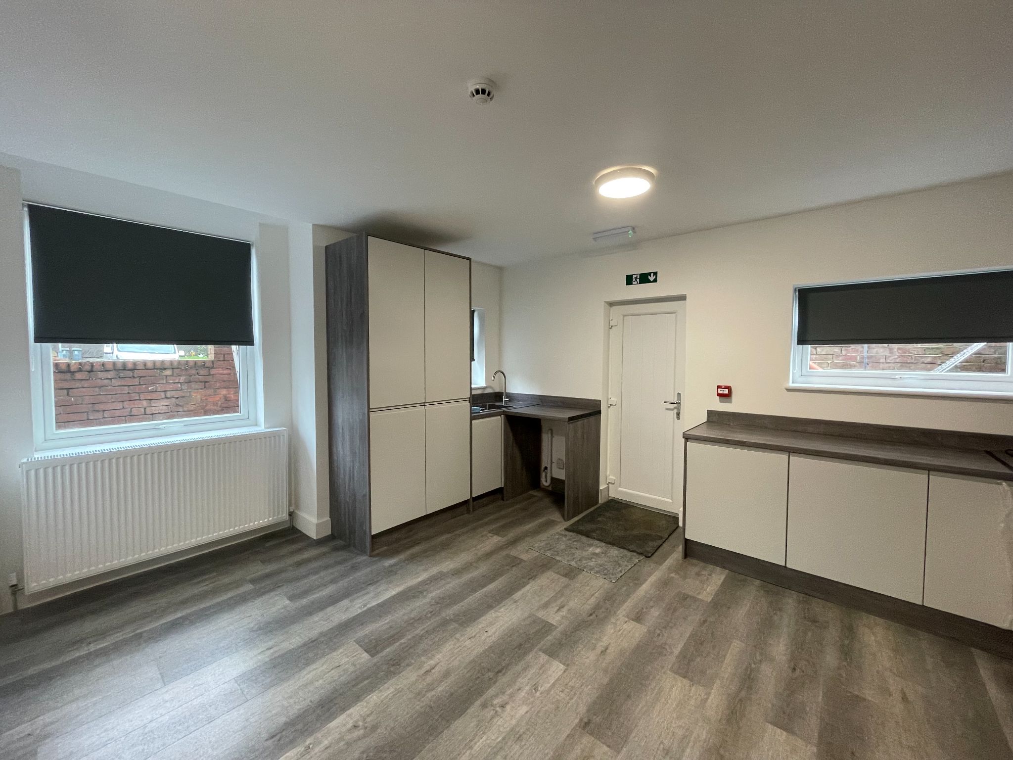 6 bedroom end terraced house For Sale in Manchester - Photograph 10.