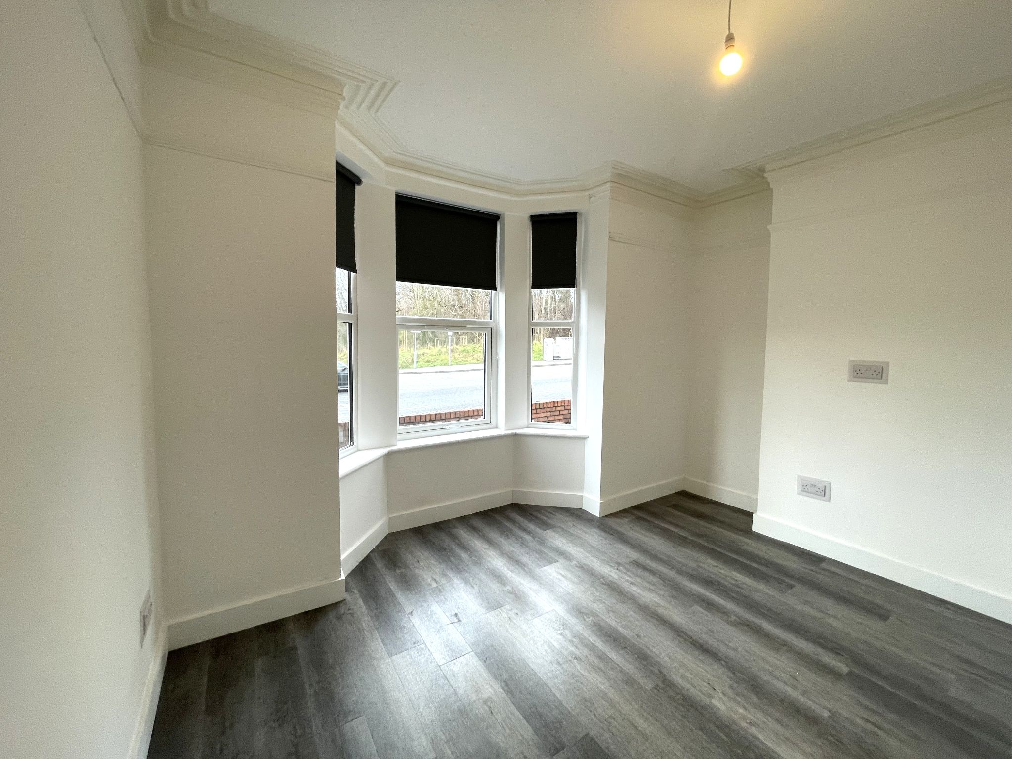 6 bedroom end terraced house For Sale in Manchester - Photograph 5.
