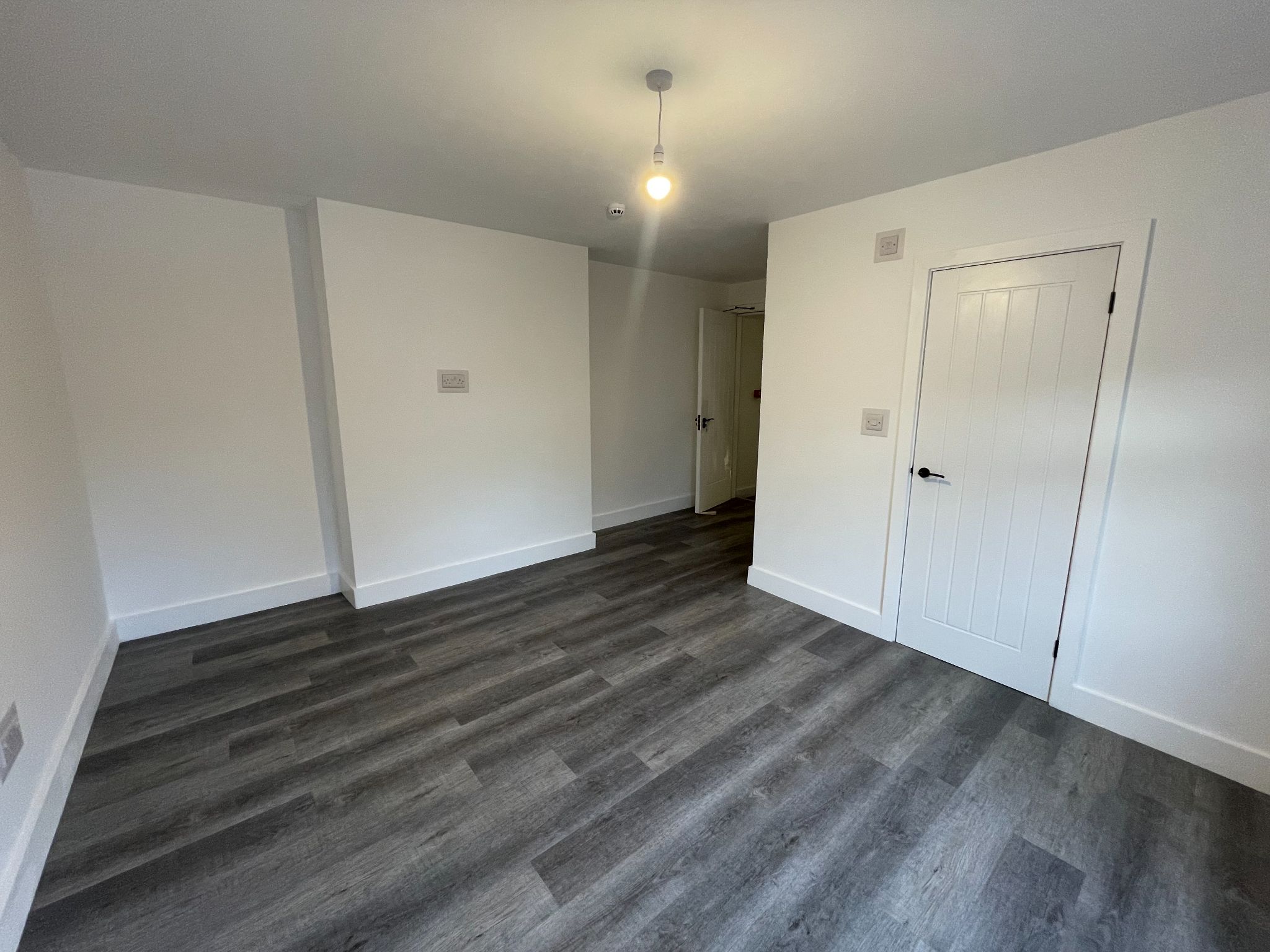 6 bedroom end terraced house For Sale in Manchester - Photograph 22.