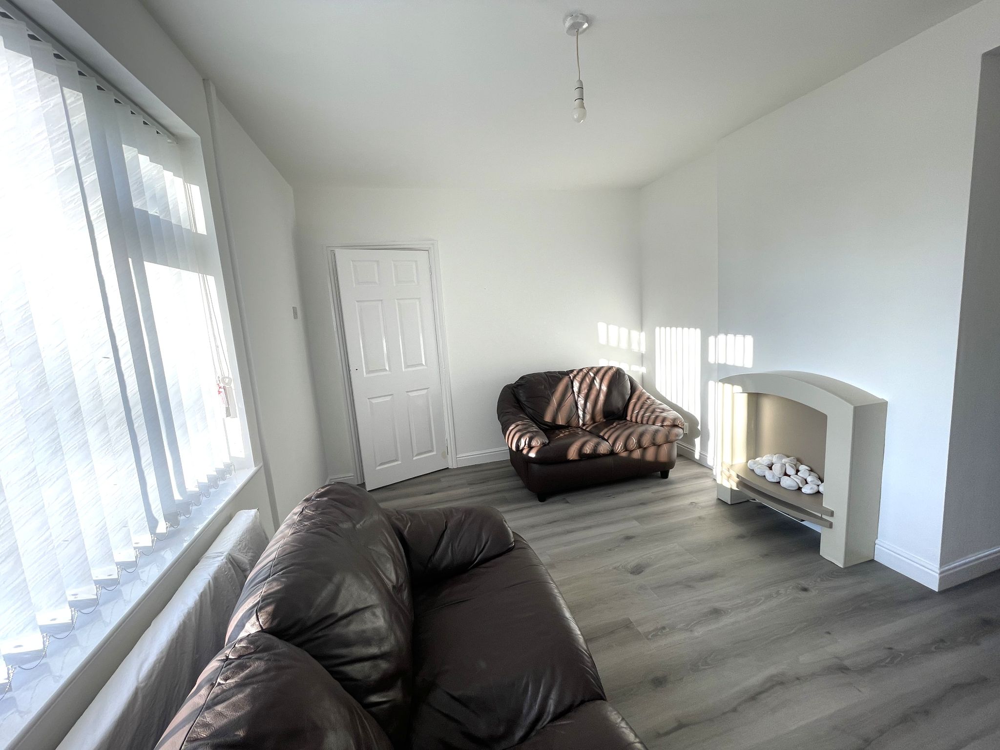 3 bedroom mid terraced house For Sale in Manchester - Property photograph.