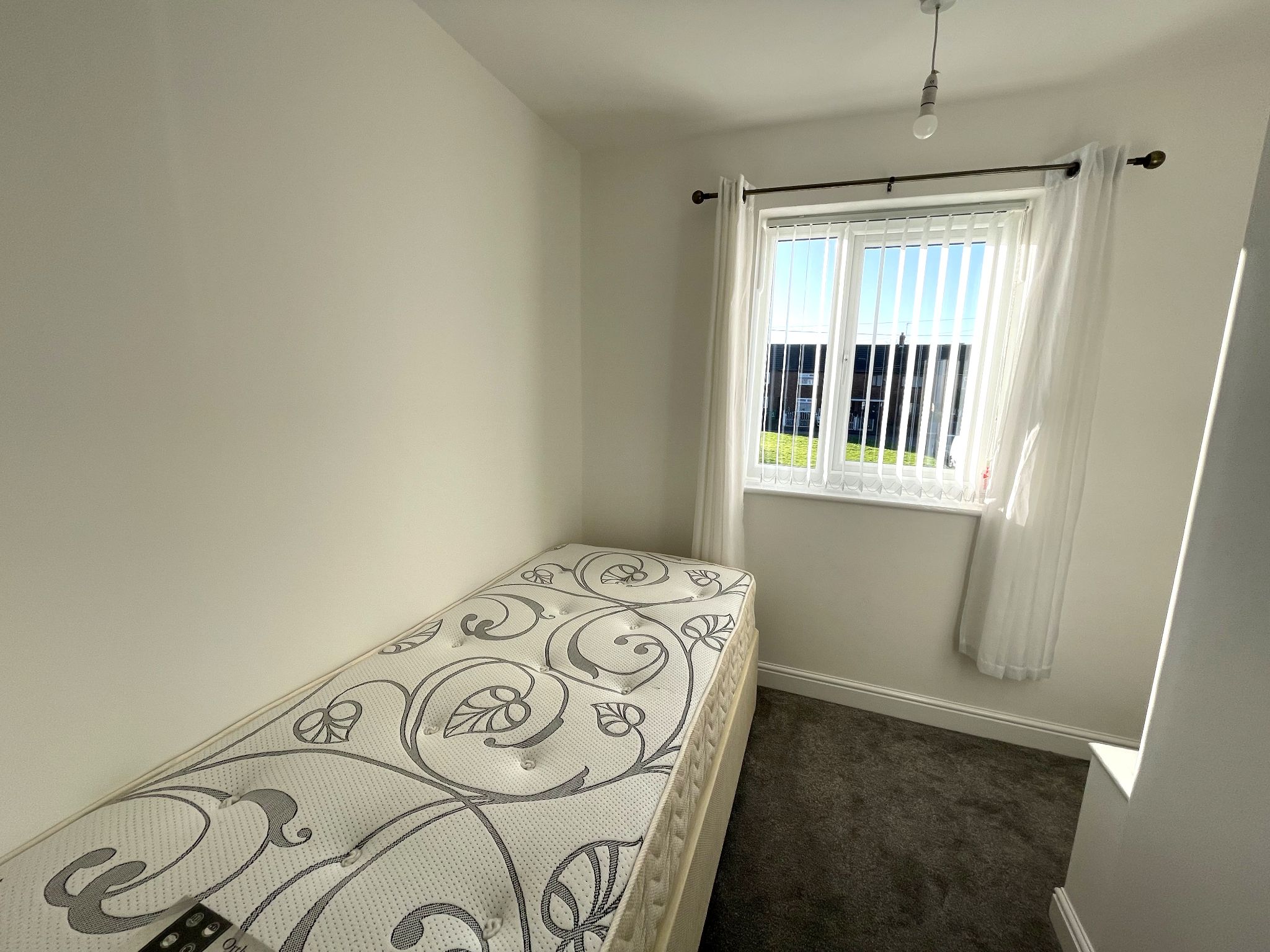 3 bedroom mid terraced house For Sale in Manchester - Photograph 12.