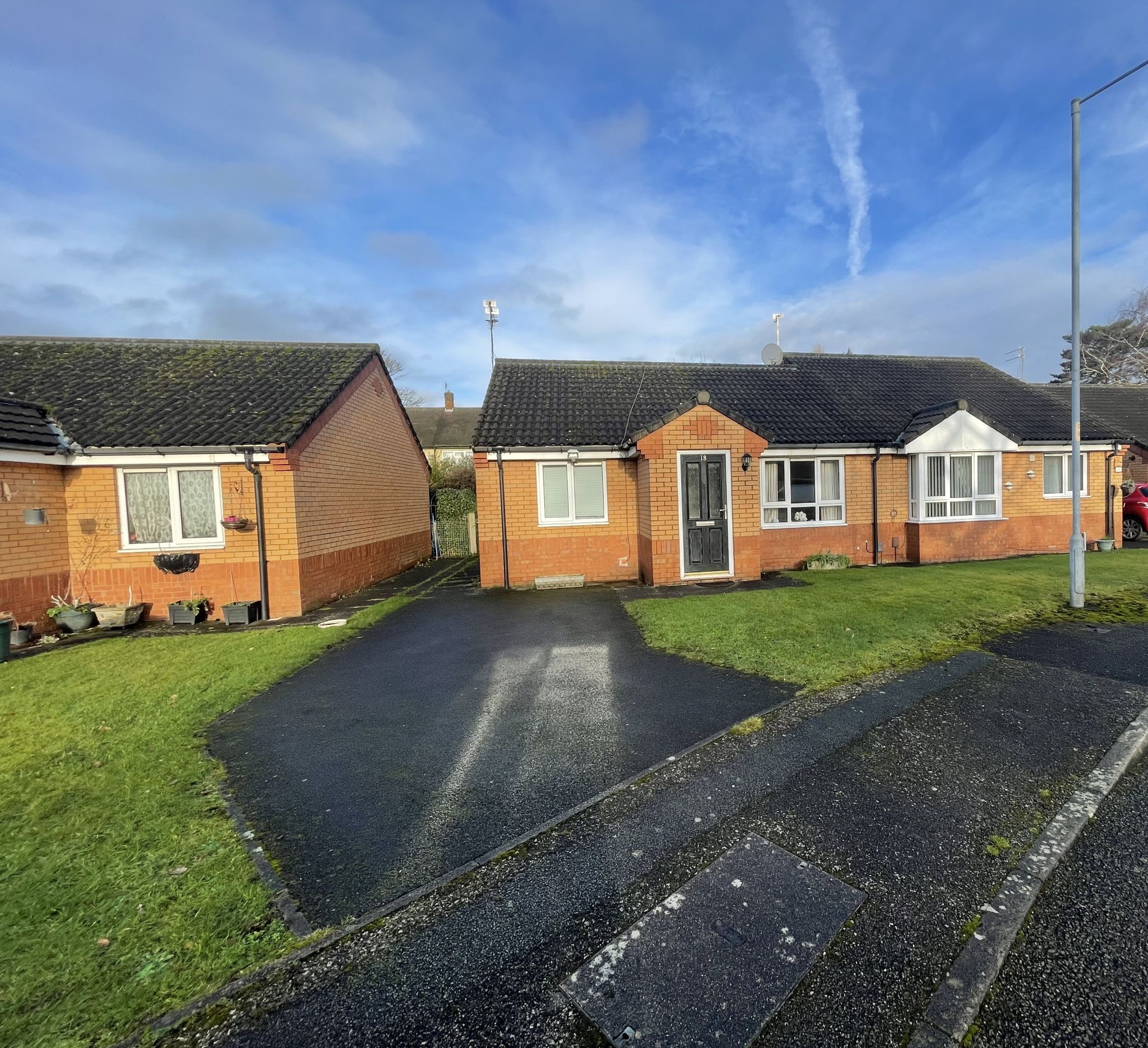 2 bedroom semi-detached bungalow For Sale in Manchester - Property photograph.