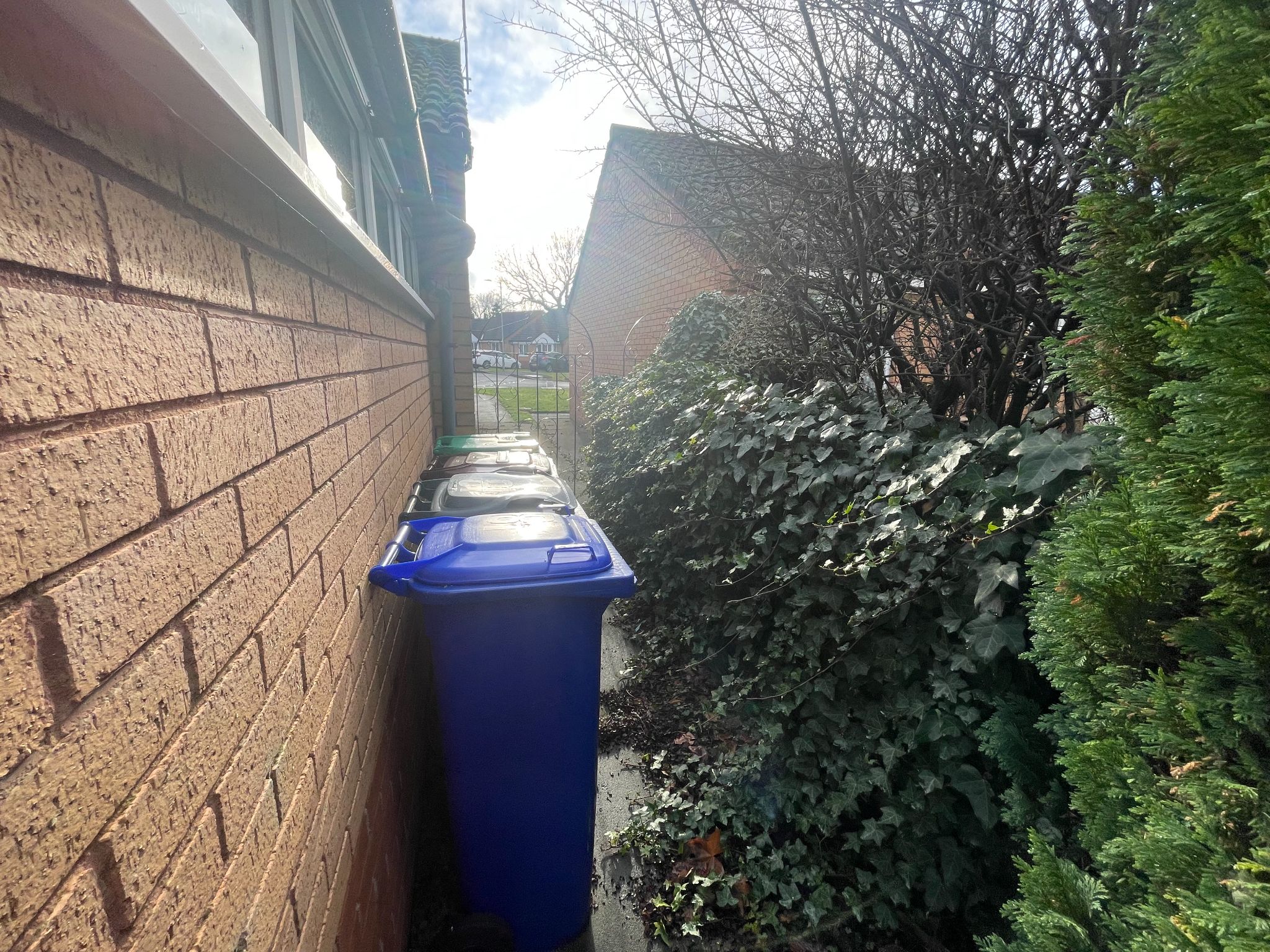 2 bedroom semi-detached bungalow For Sale in Manchester - Photograph 16.