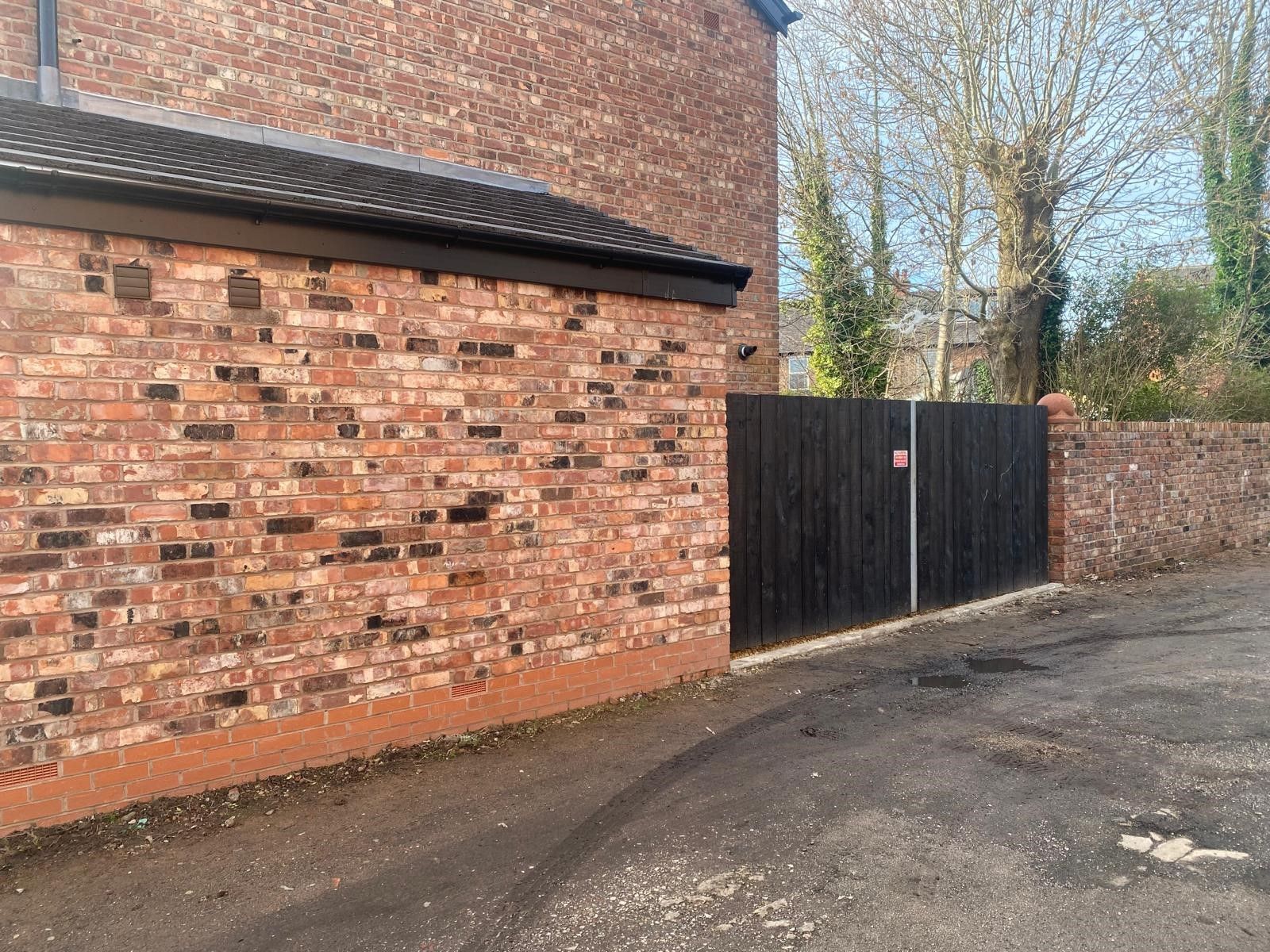 4 bedroom semi-detached house For Sale in Manchester - Photograph 38.