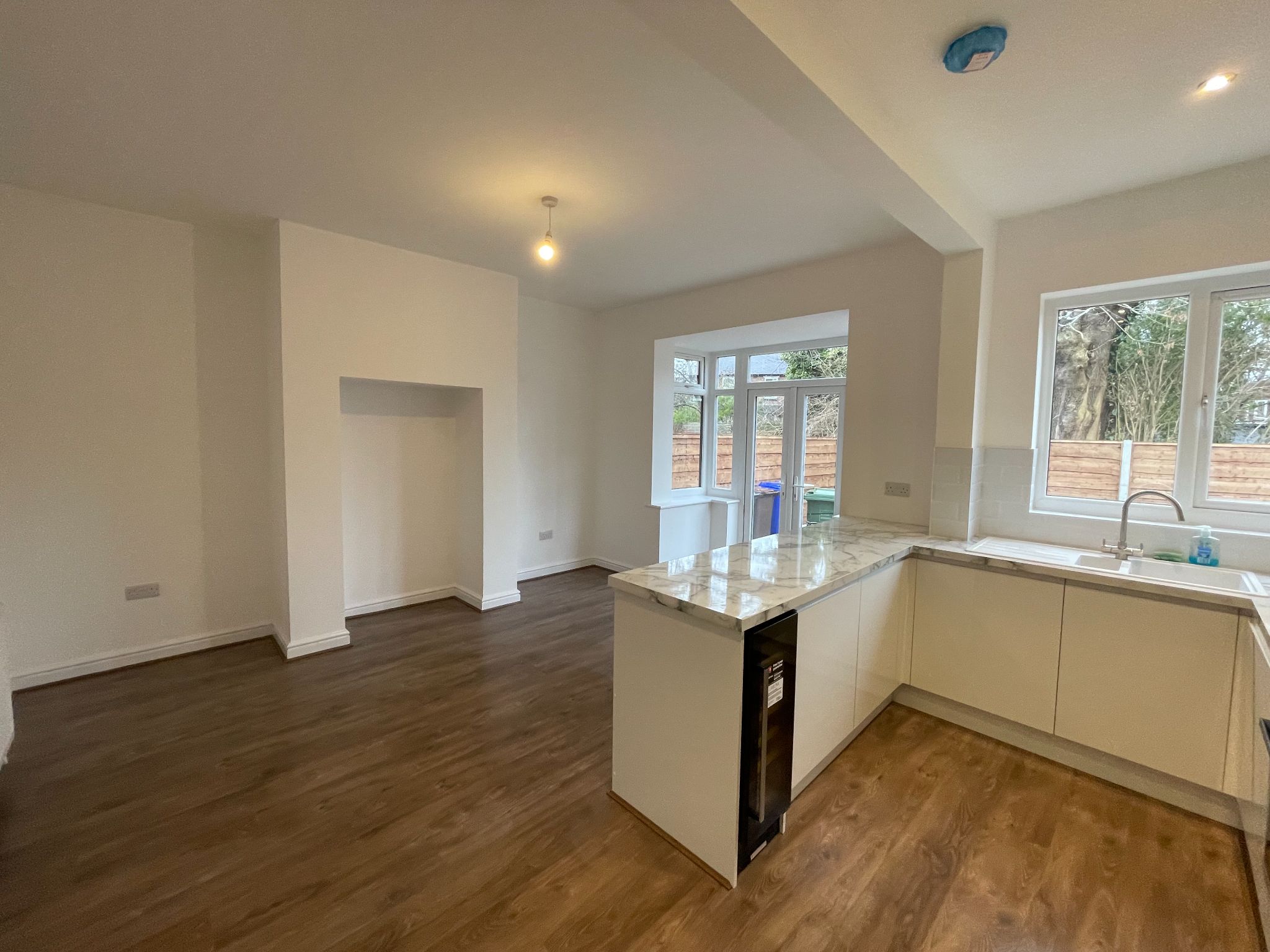 4 bedroom semi-detached house For Sale in Manchester - Photograph 20.