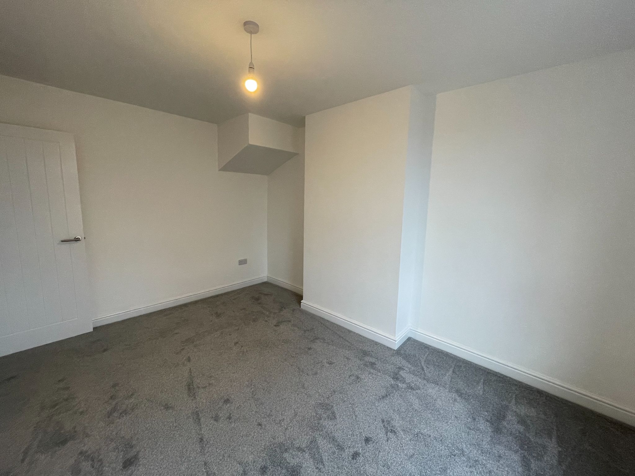 4 bedroom semi-detached house For Sale in Manchester - Photograph 11.