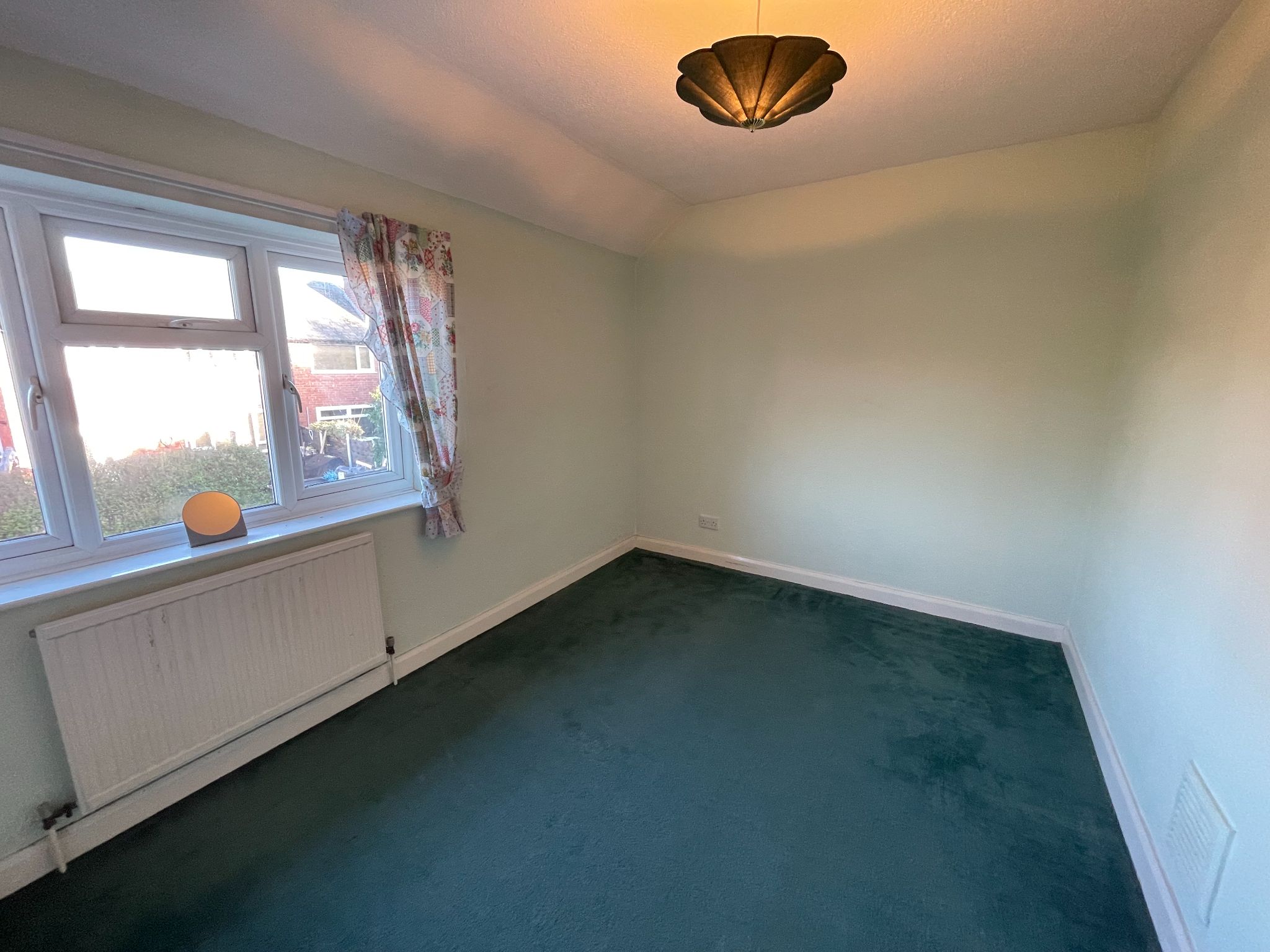 3 bedroom mid terraced house For Sale in Manchester - Photograph 9.