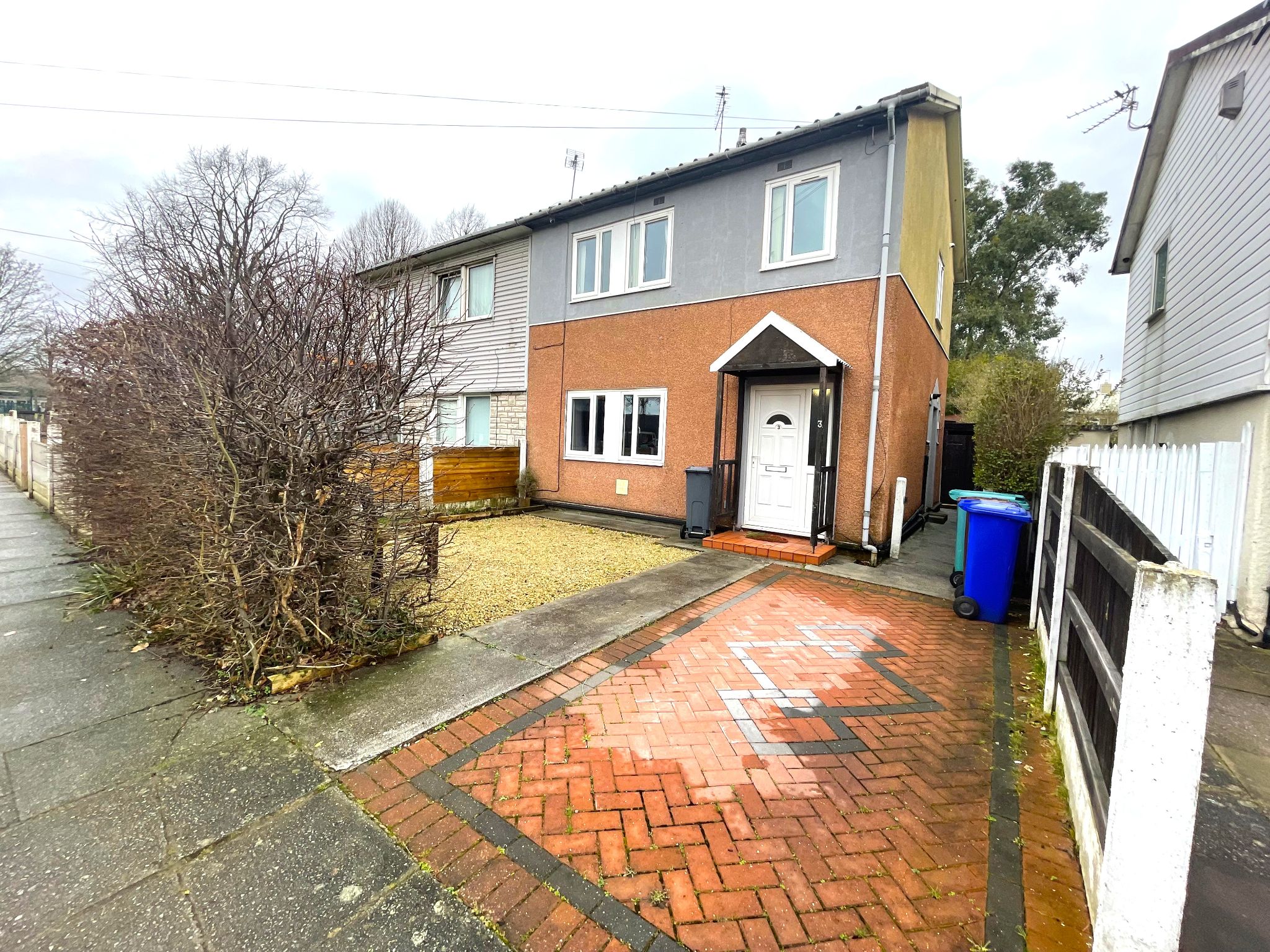 3 bedroom semi-detached house For Sale in Manchester - Property photograph.