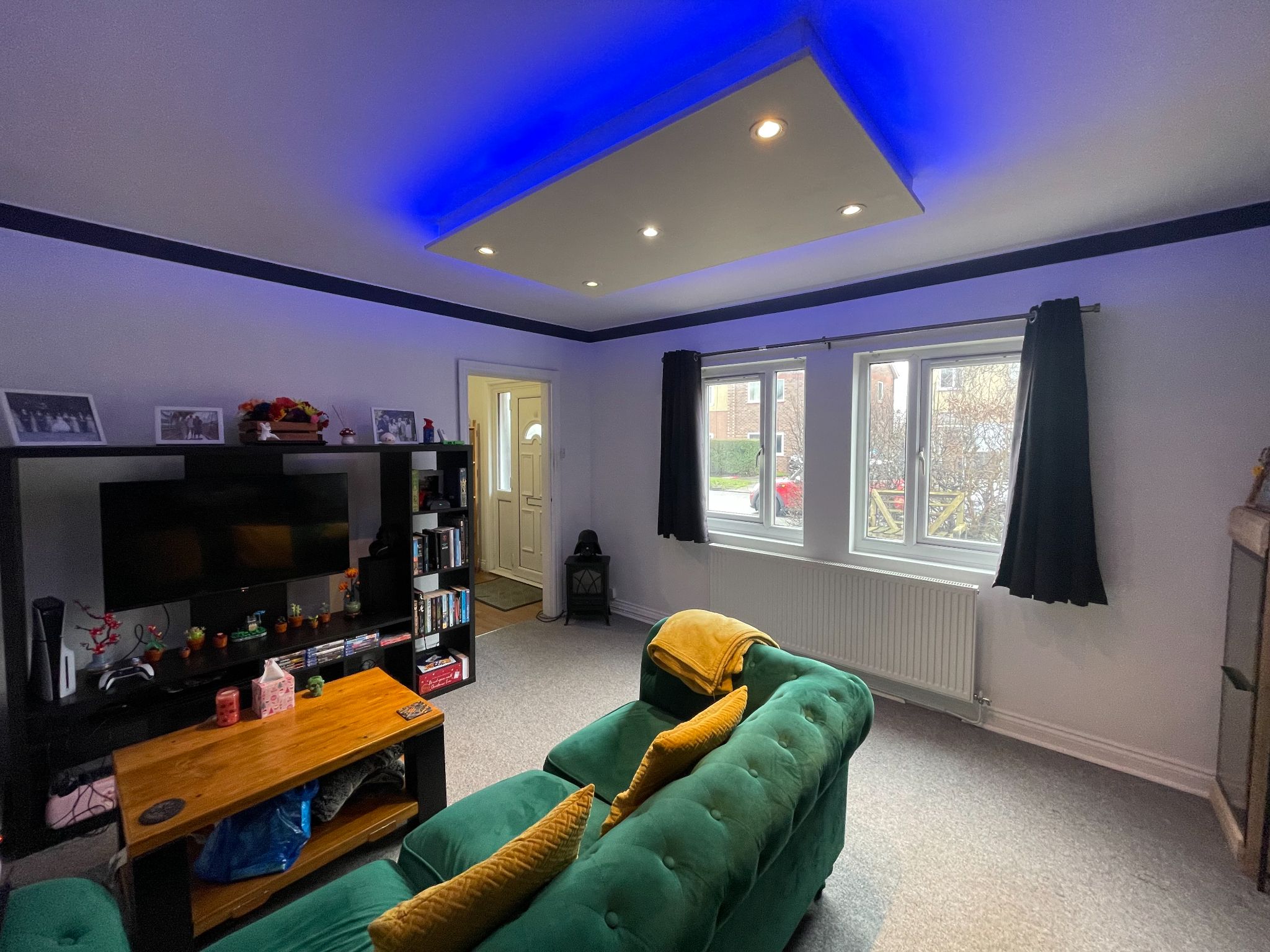 3 bedroom semi-detached house For Sale in Manchester - Photograph 3.