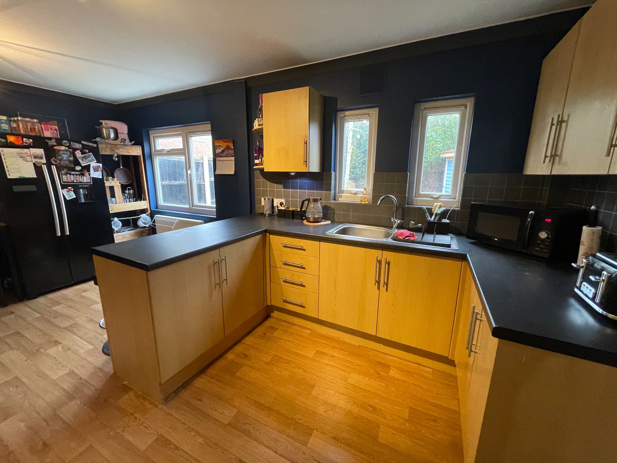 3 bedroom semi-detached house For Sale in Manchester - Photograph 7.