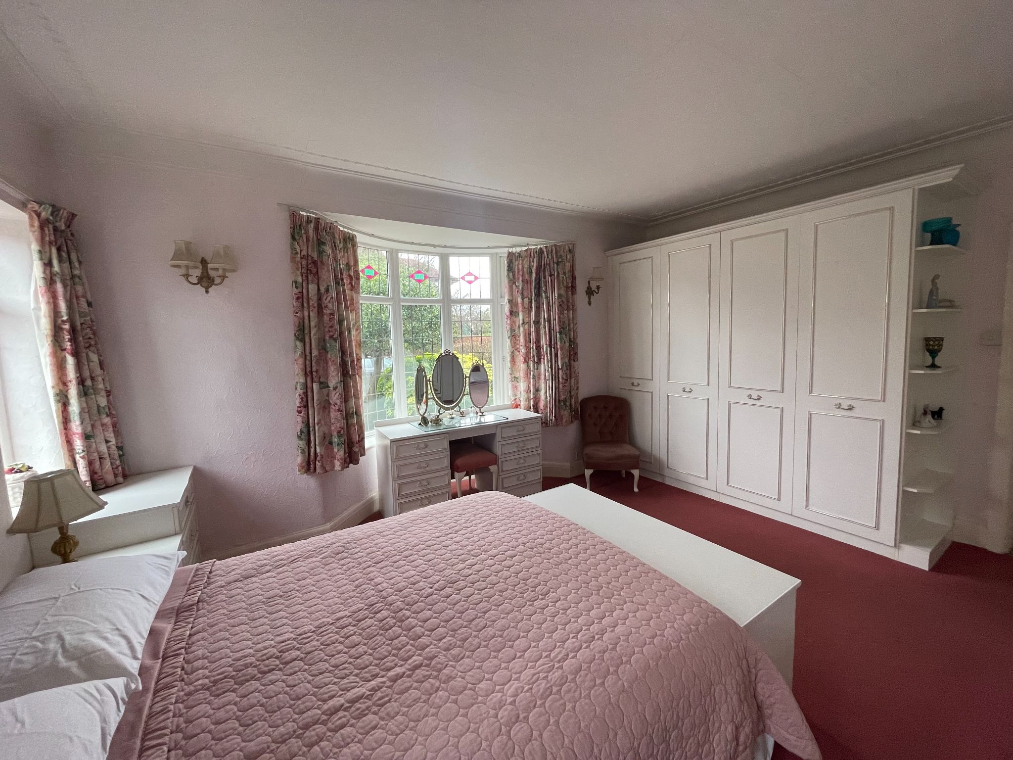2 bedroom detached bungalow For Sale in Cheadle - Photograph 11.