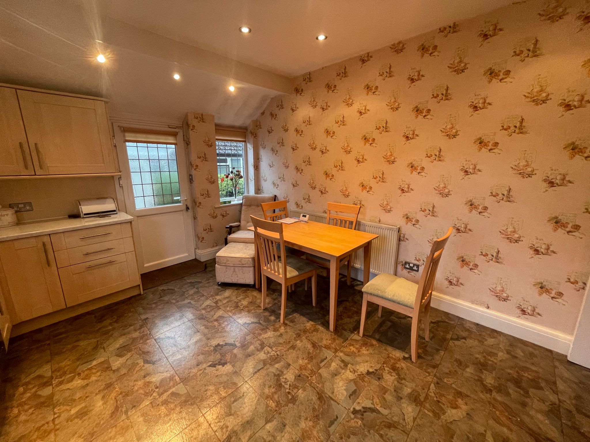 2 bedroom detached bungalow For Sale in Cheadle - Photograph 9.
