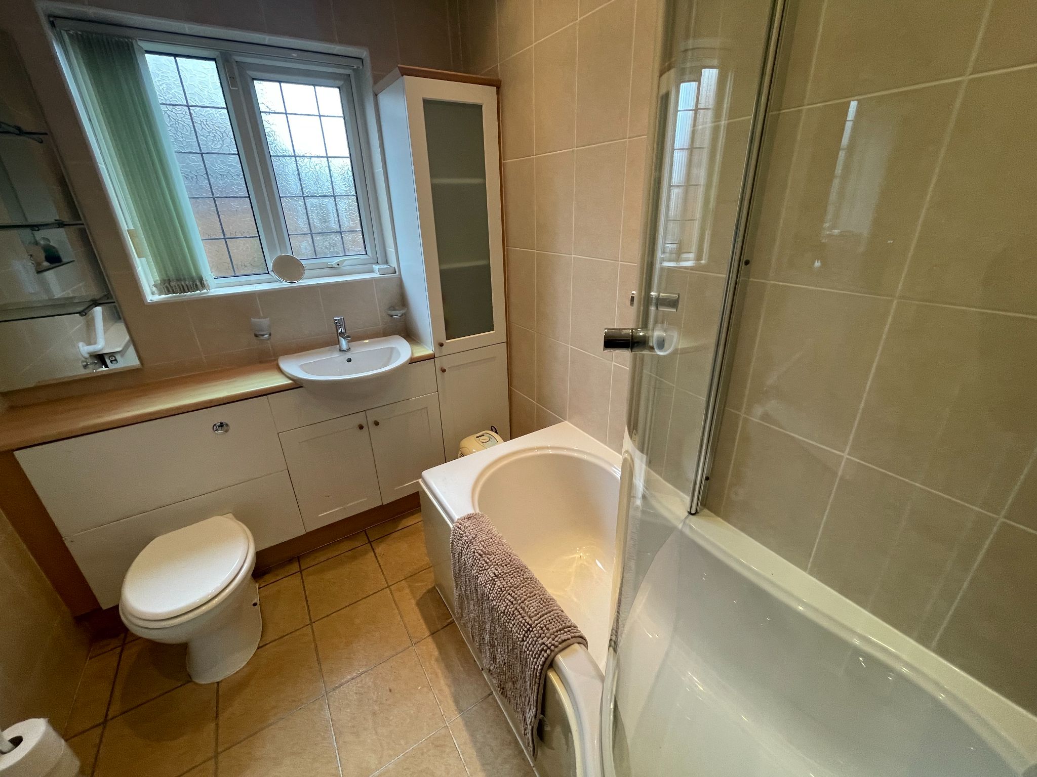 2 bedroom detached bungalow For Sale in Cheadle - Photograph 15.