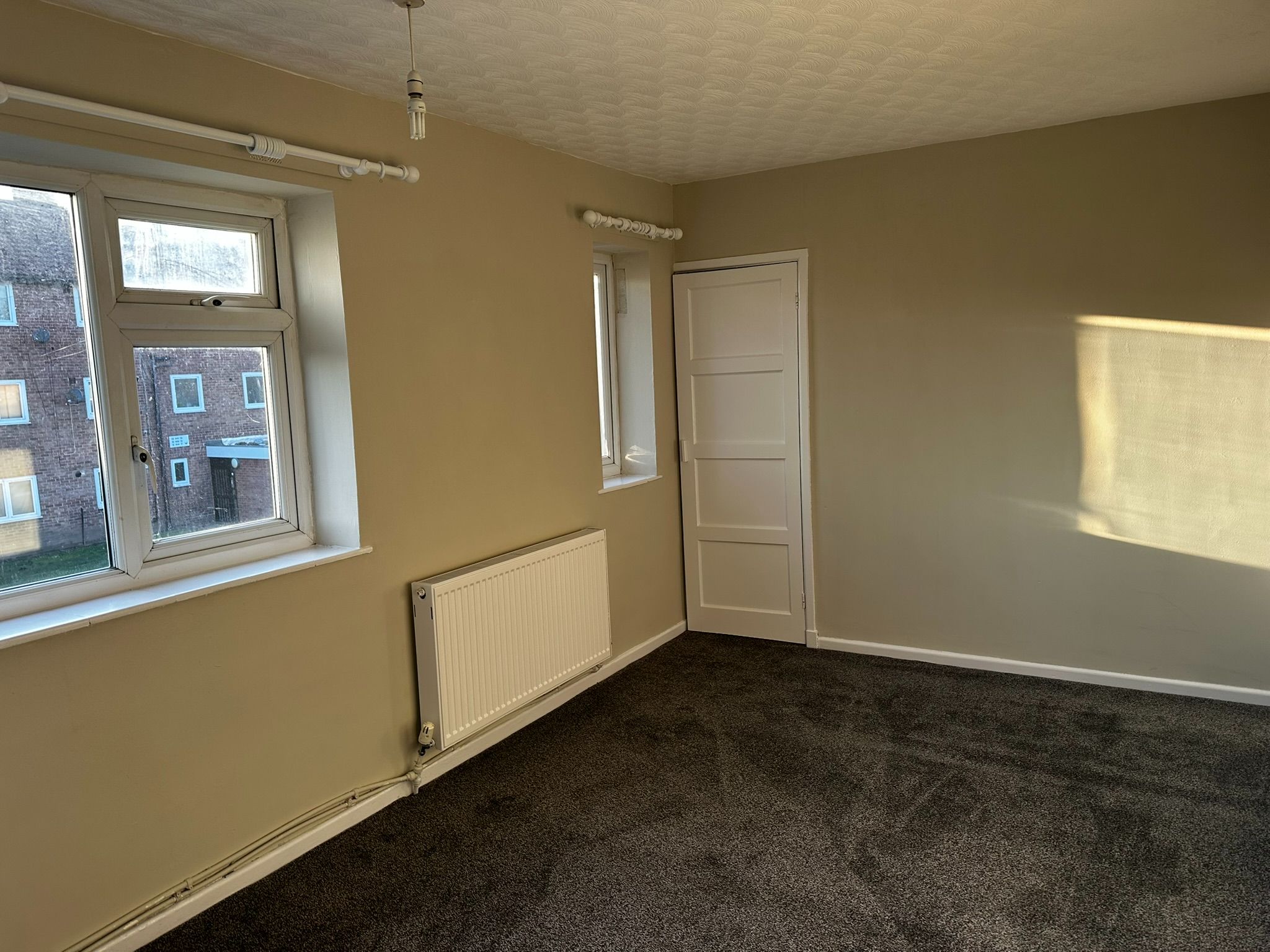 2 bedroom semi-detached house To Let in Manchester - Photograph 8.