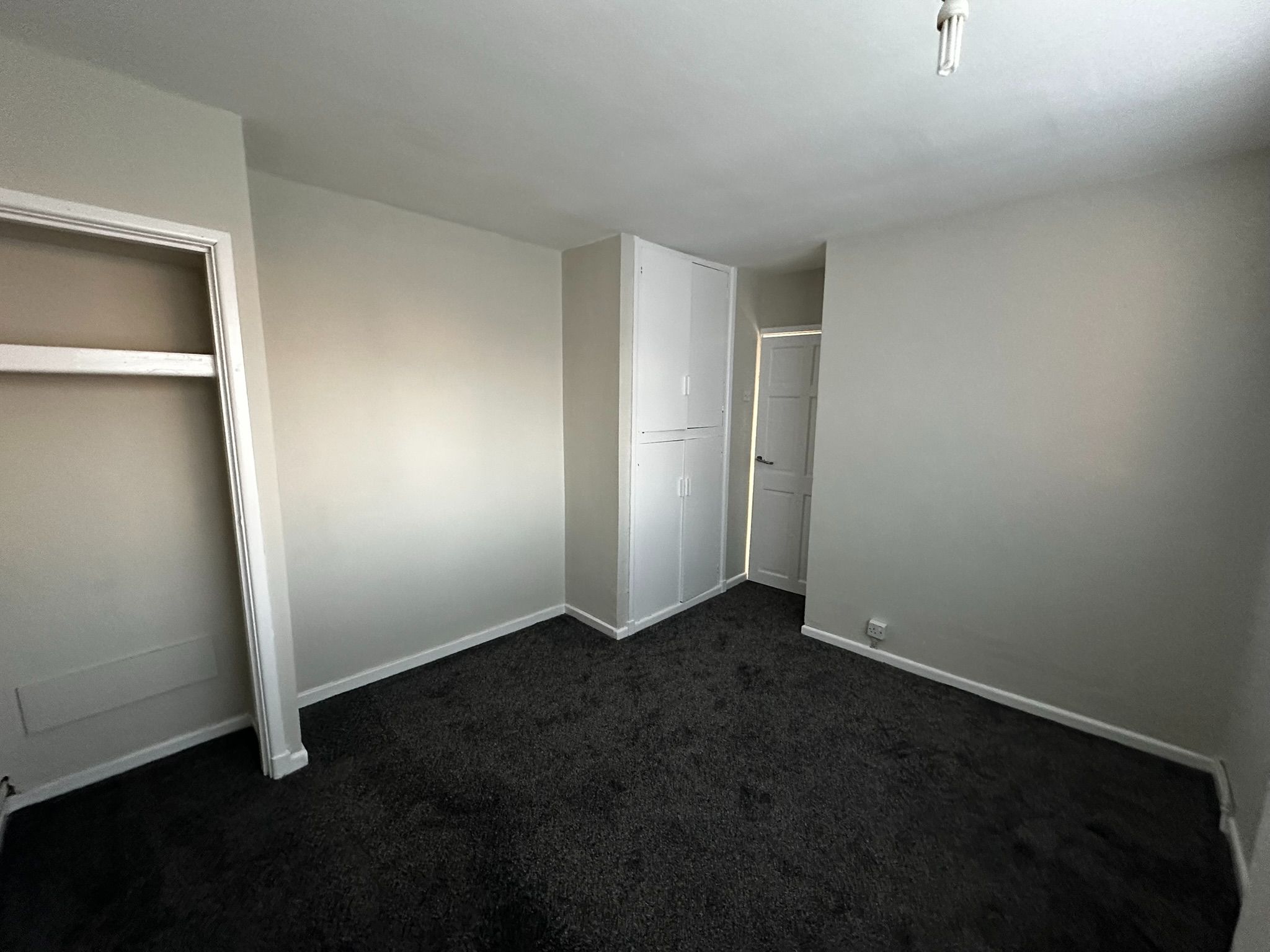 2 bedroom semi-detached house To Let in Manchester - Photograph 6.