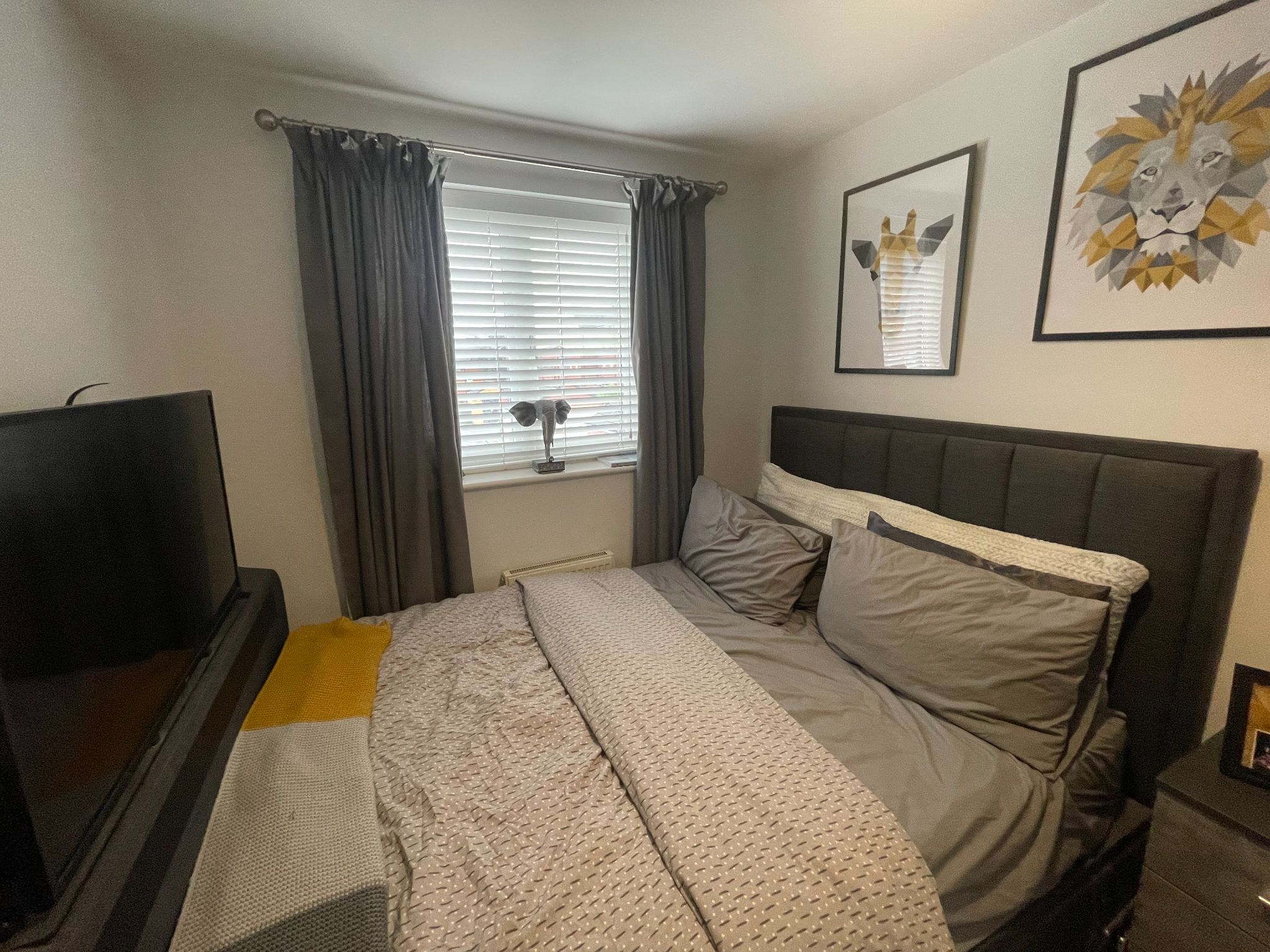 3 bedroom mid terraced house For Sale in Manchester - Photograph 12.