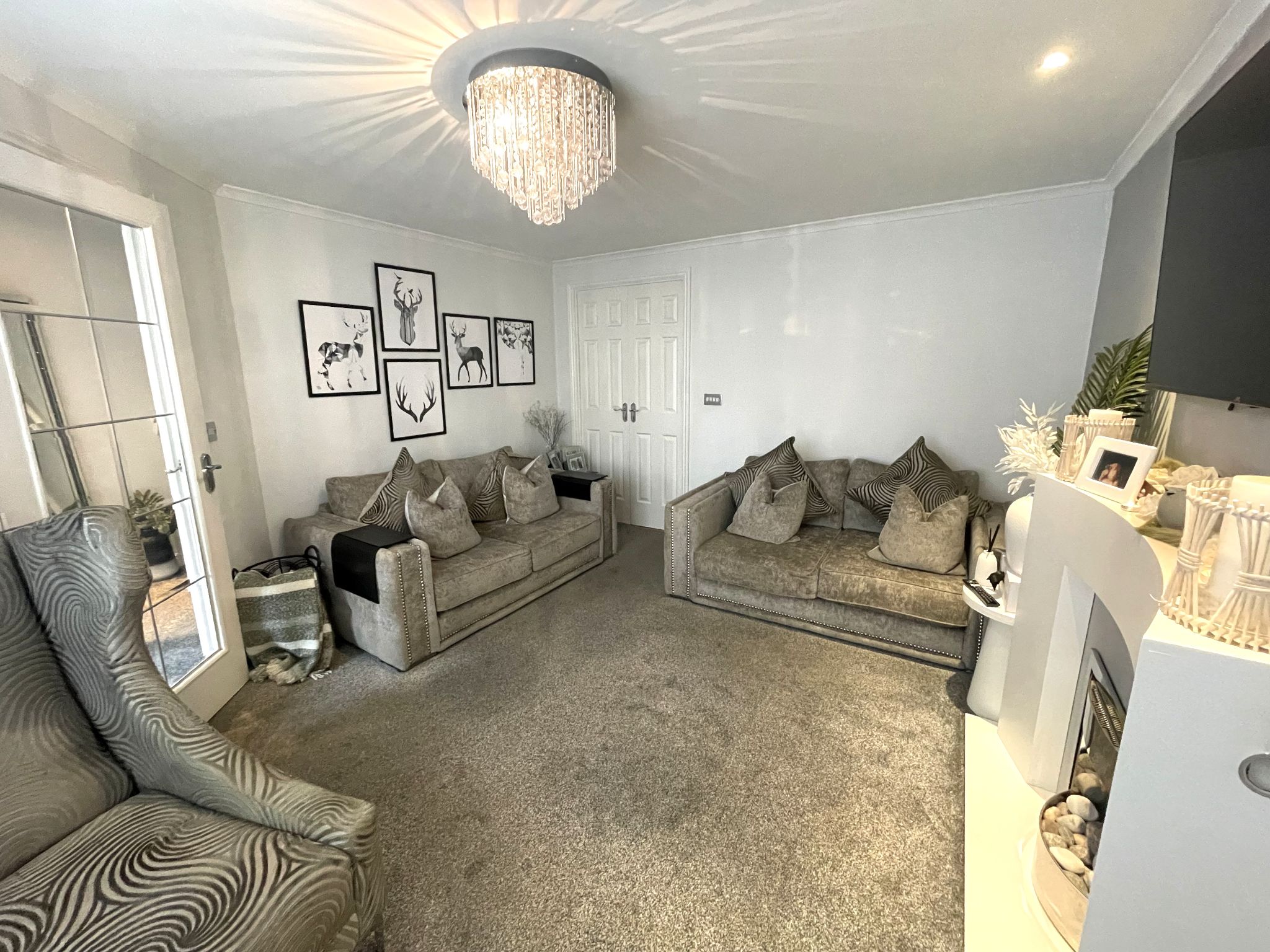 3 bedroom mid terraced house For Sale in Manchester - Property photograph.