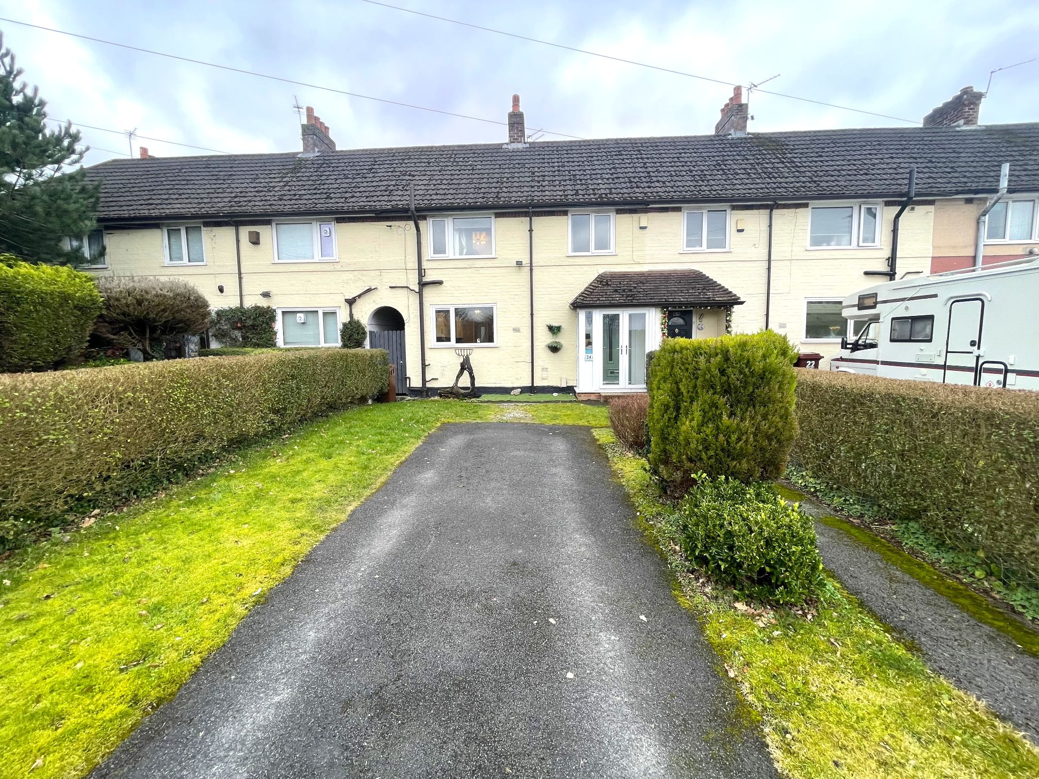 3 bedroom mid terraced house For Sale in Manchester - Property photograph.