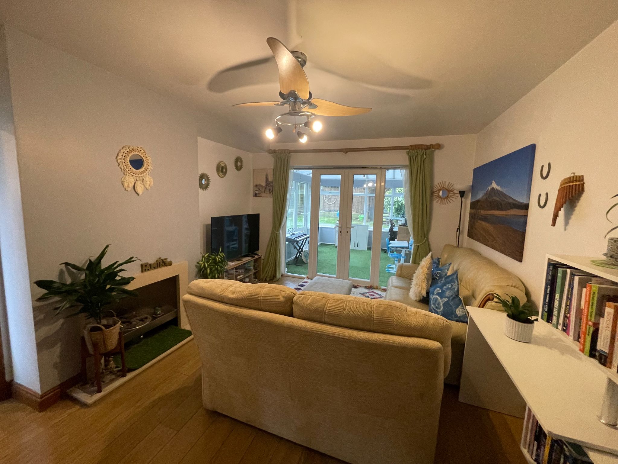 3 bedroom mid terraced house For Sale in Manchester - Property photograph.