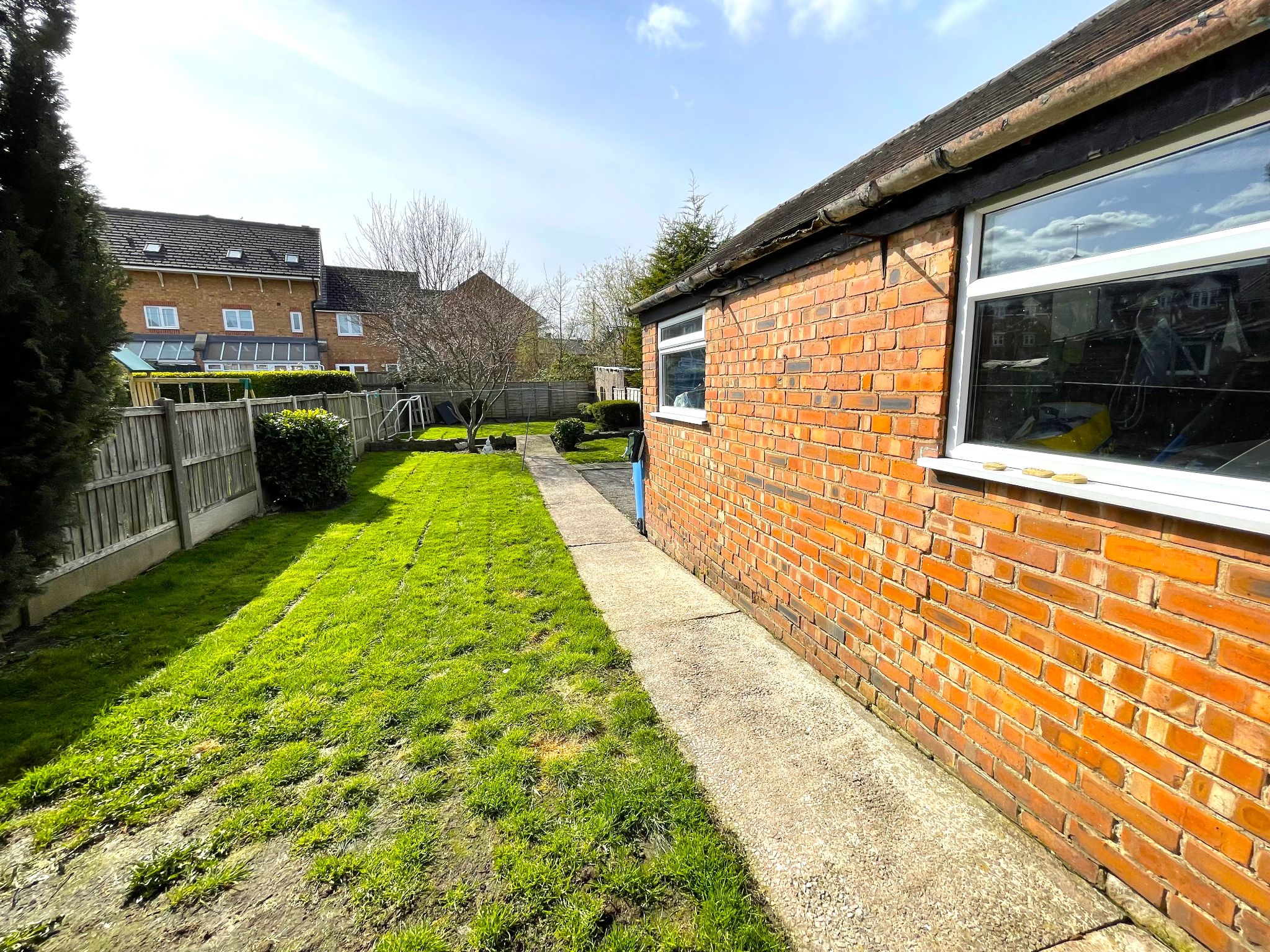 3 bedroom semi-detached house For Sale in Manchester - Photograph 19.